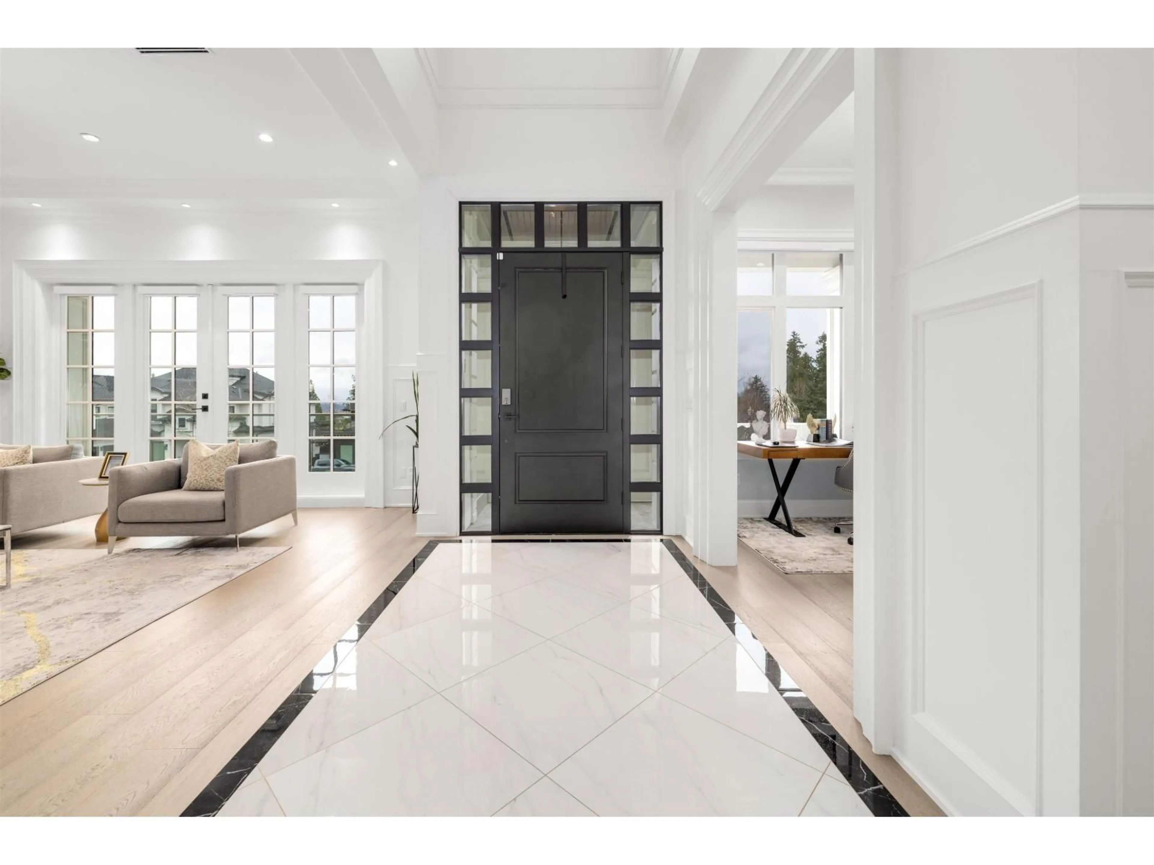 Indoor entryway for 16738 MCNAIR DRIVE, Surrey British Columbia V3Z0P9