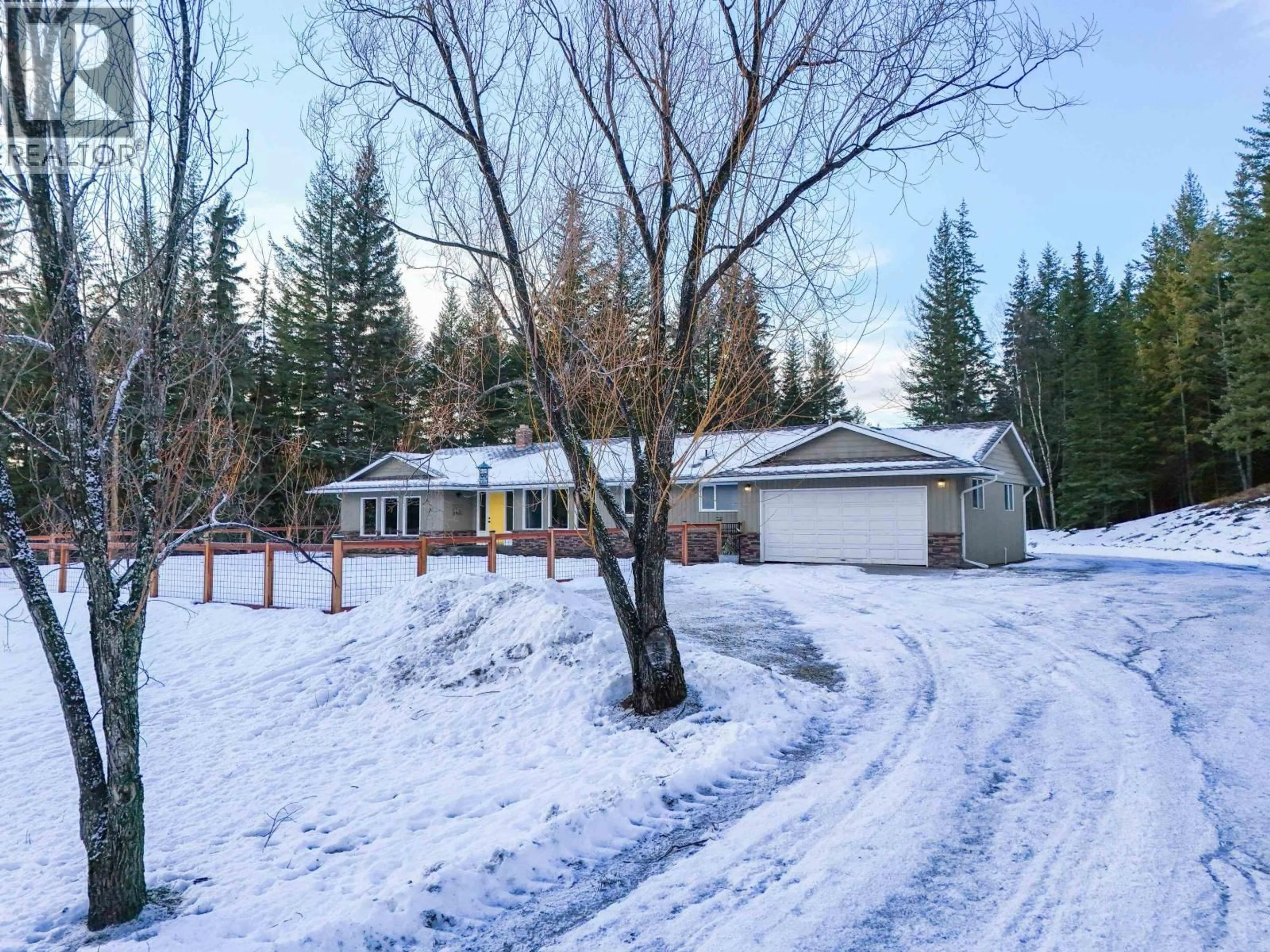 A pic from outside/outdoor area/front of a property/back of a property/a pic from drone, unknown for 4678 TEN MILE LAKE ROAD, Quesnel British Columbia V2J6X2