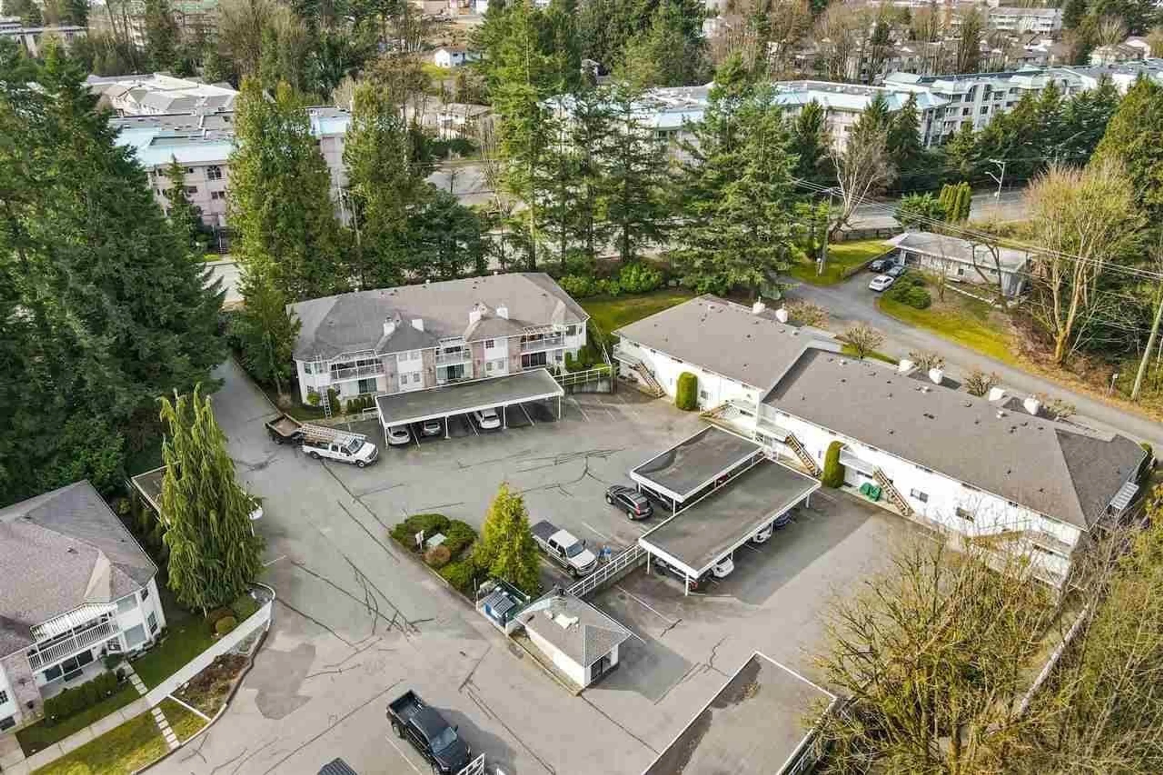 A pic from outside/outdoor area/front of a property/back of a property/a pic from drone, mountain view for 39 - 33123 GEORGE FERGUSON WAY, Abbotsford British Columbia V2S2L6
