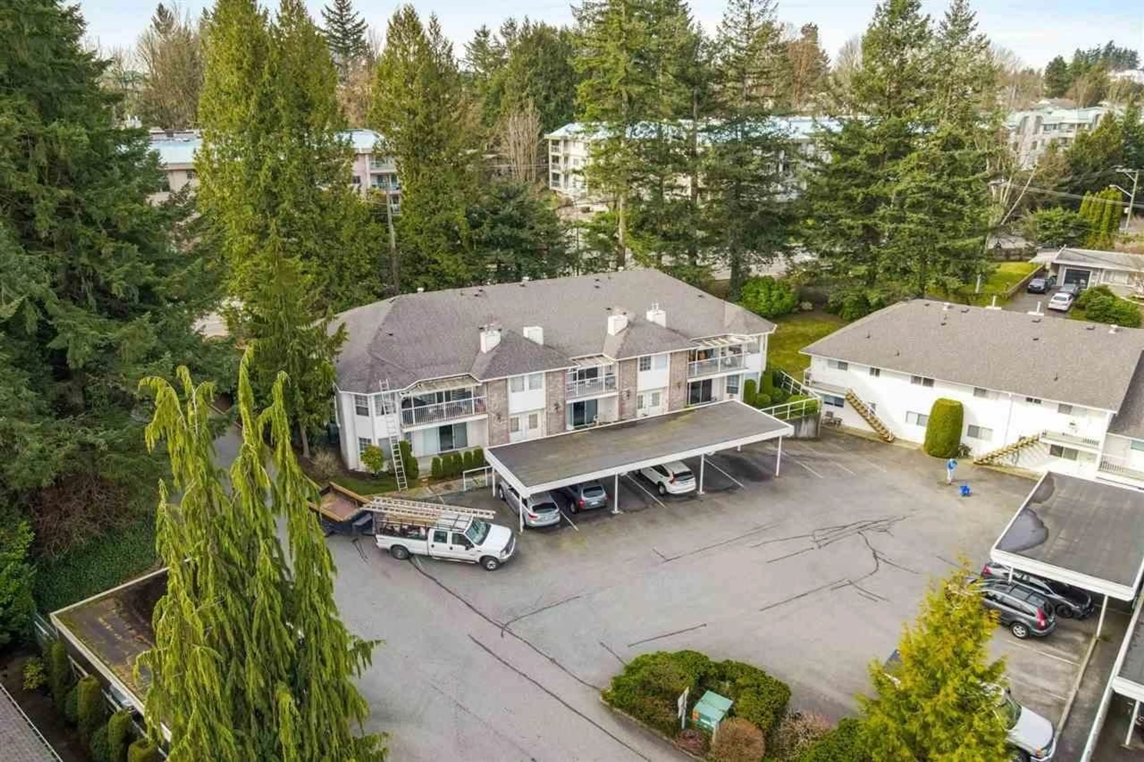 A pic from outside/outdoor area/front of a property/back of a property/a pic from drone, unknown for 39 - 33123 GEORGE FERGUSON WAY, Abbotsford British Columbia V2S2L6