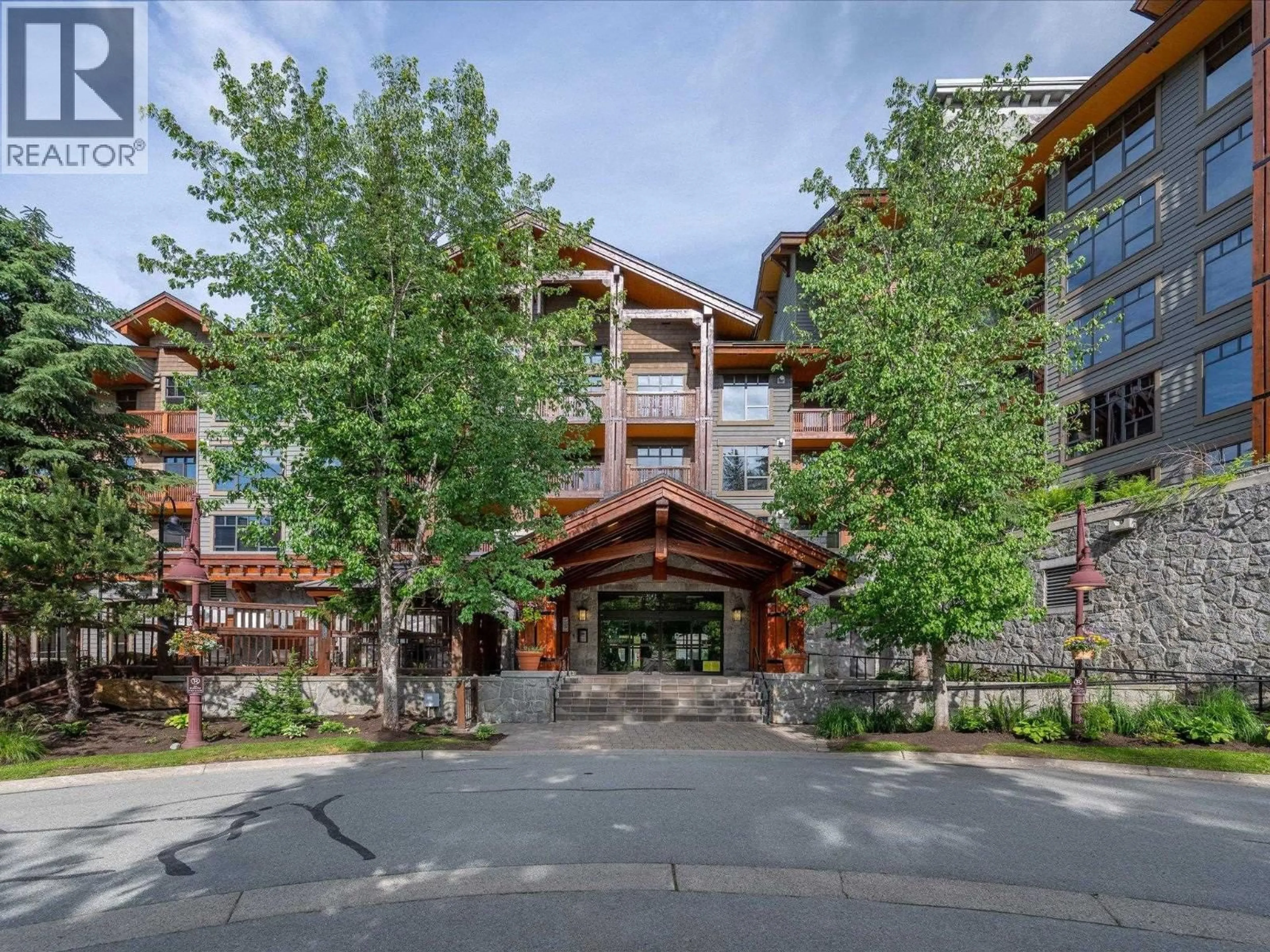 Indoor foyer for 221 - 2202 GONDOLA WAY, Whistler British Columbia V8E0M7