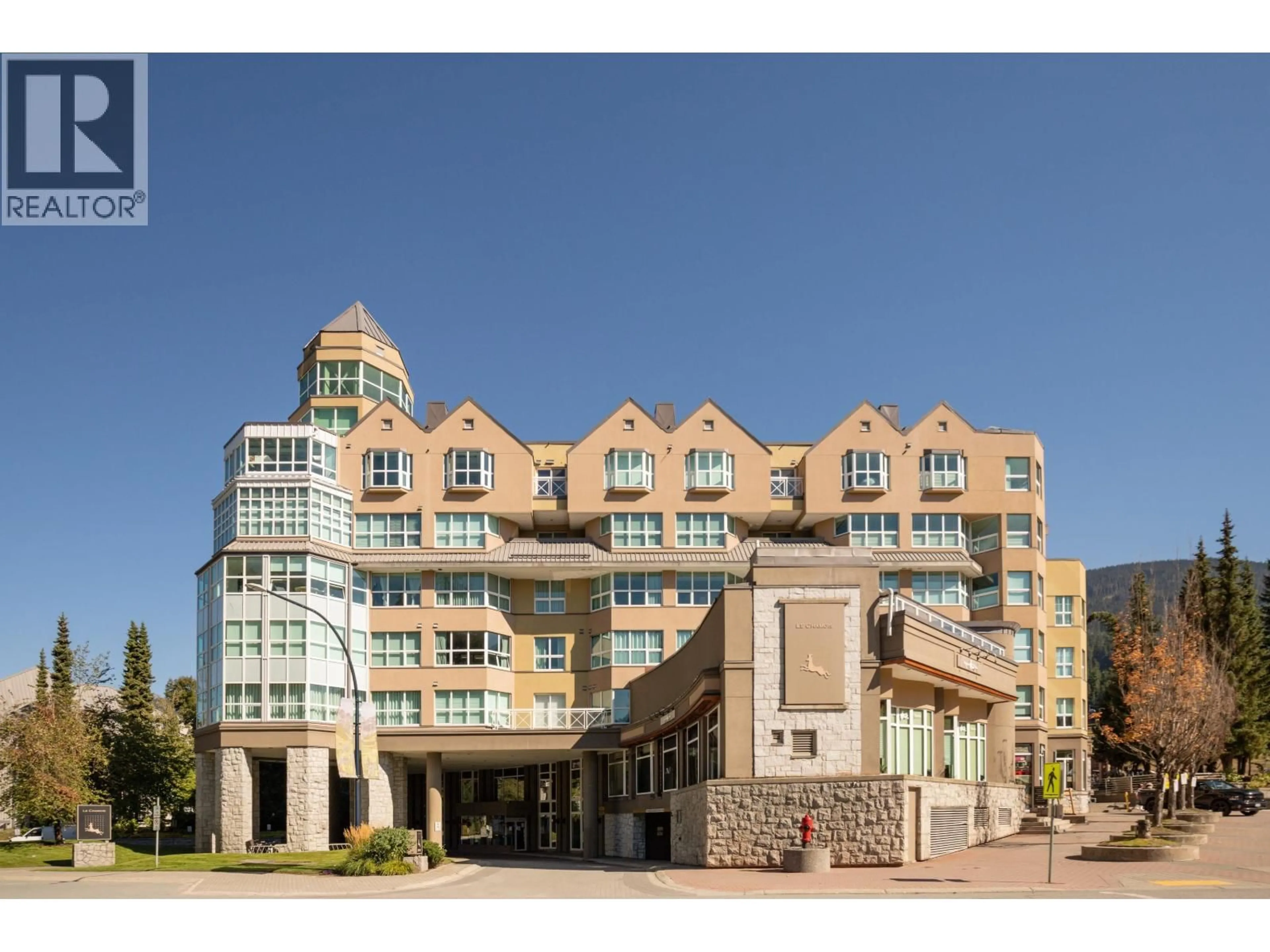 Indoor foyer for 404 - 4557 BLACKCOMB WAY, Whistler British Columbia V8E0Y2