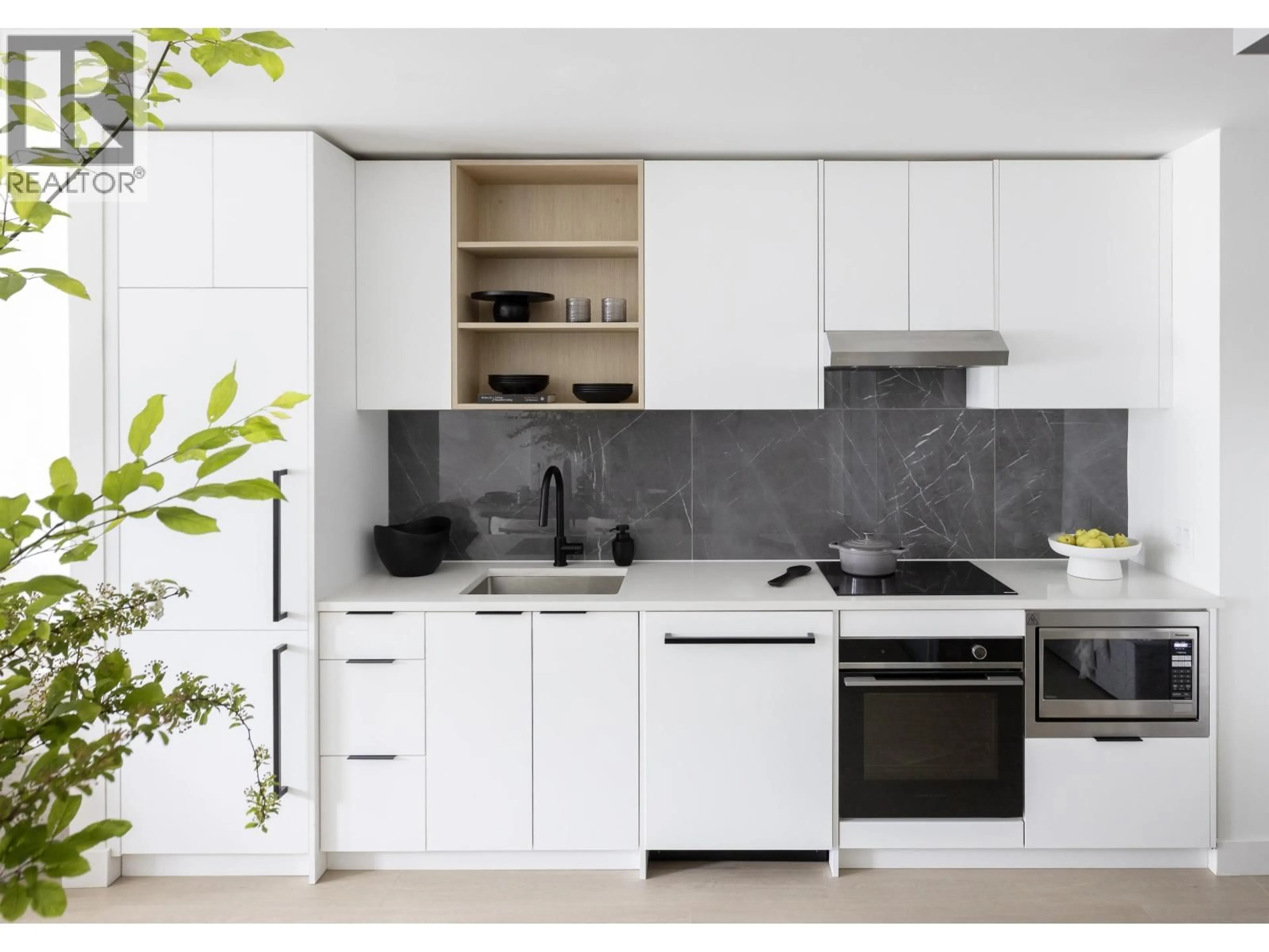 Standard kitchen, unknown for 559 - 422 3RD STREET, North Vancouver British Columbia V7L1G2