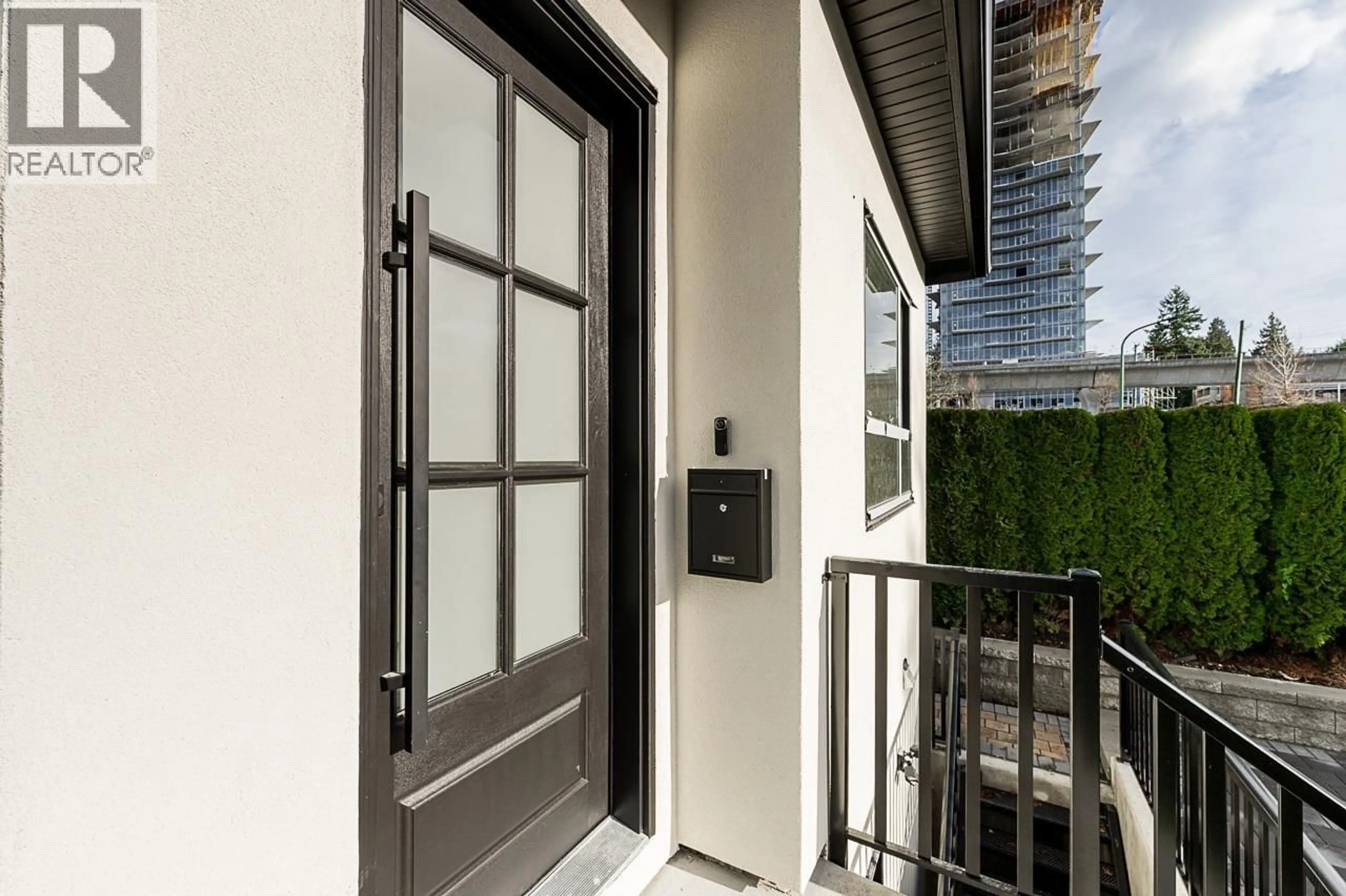 Indoor entryway for 2 - 9935 SULLIVAN STREET, Burnaby British Columbia V3J1J1