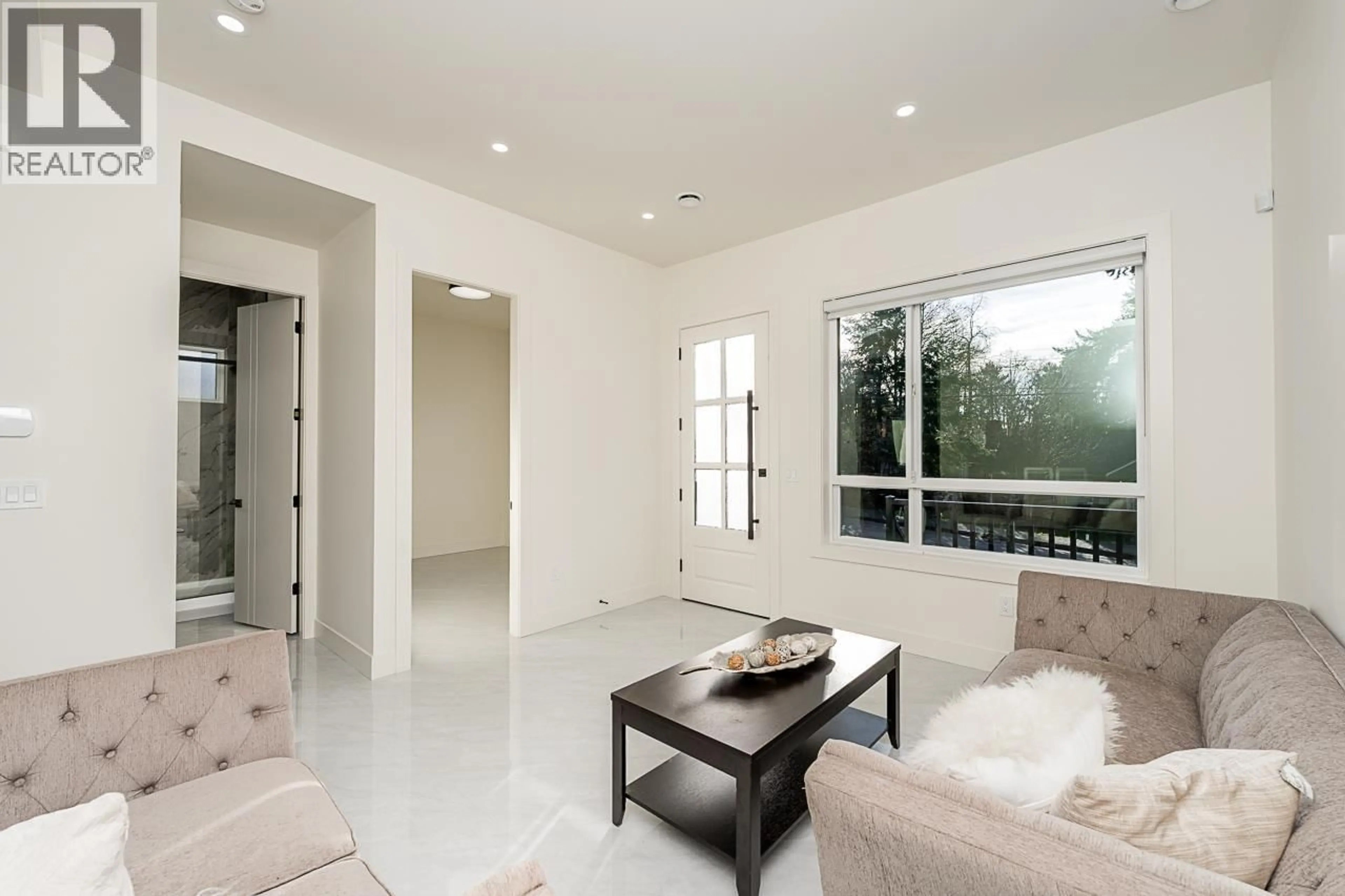 Living room with furniture, ceramic/tile floor for 3 - 9935 SULLIVAN STREET, Burnaby British Columbia V3J1J1