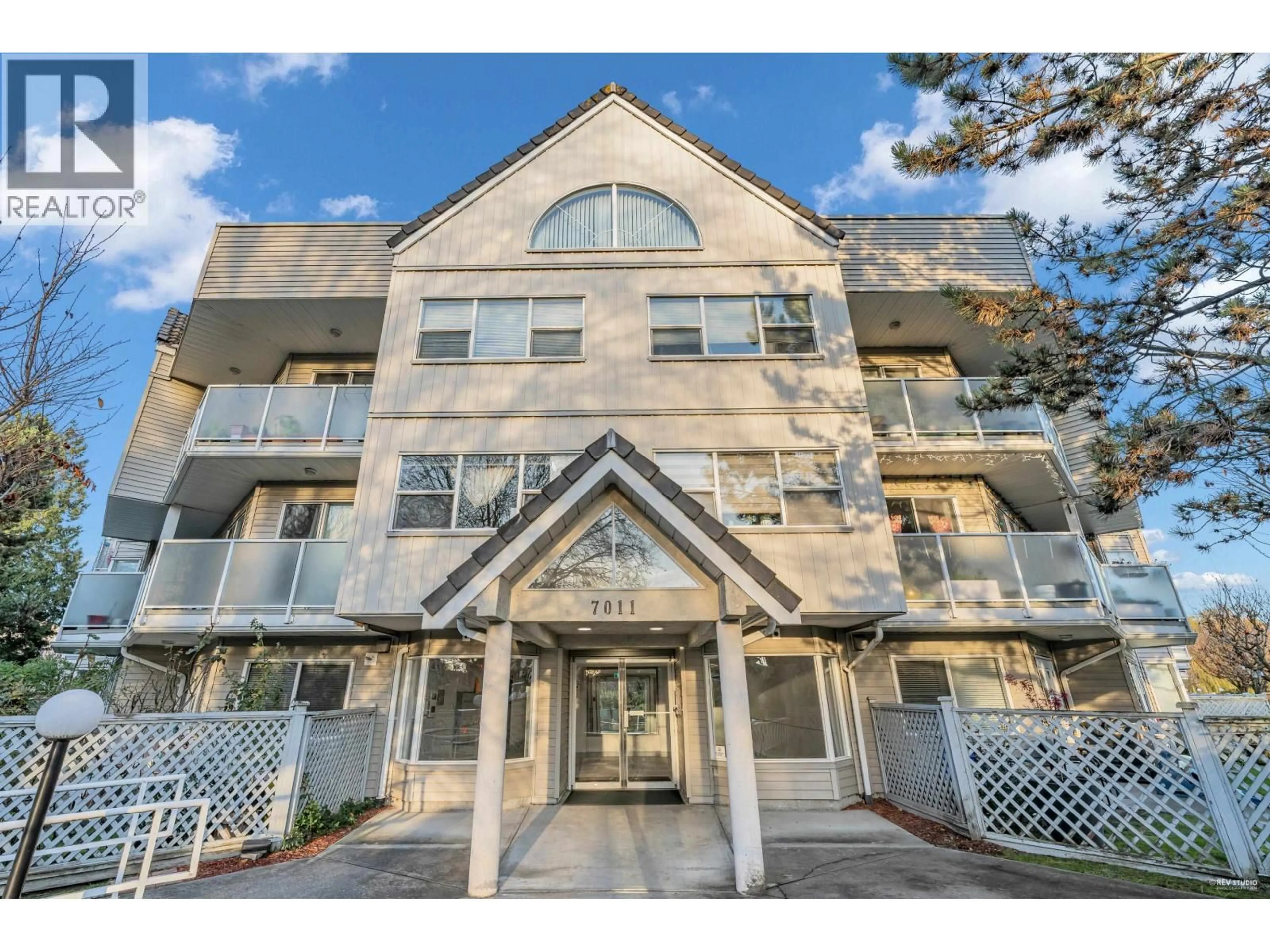 Unknown for 401 - 7011 BLUNDELL ROAD, Richmond British Columbia V6Y1J5