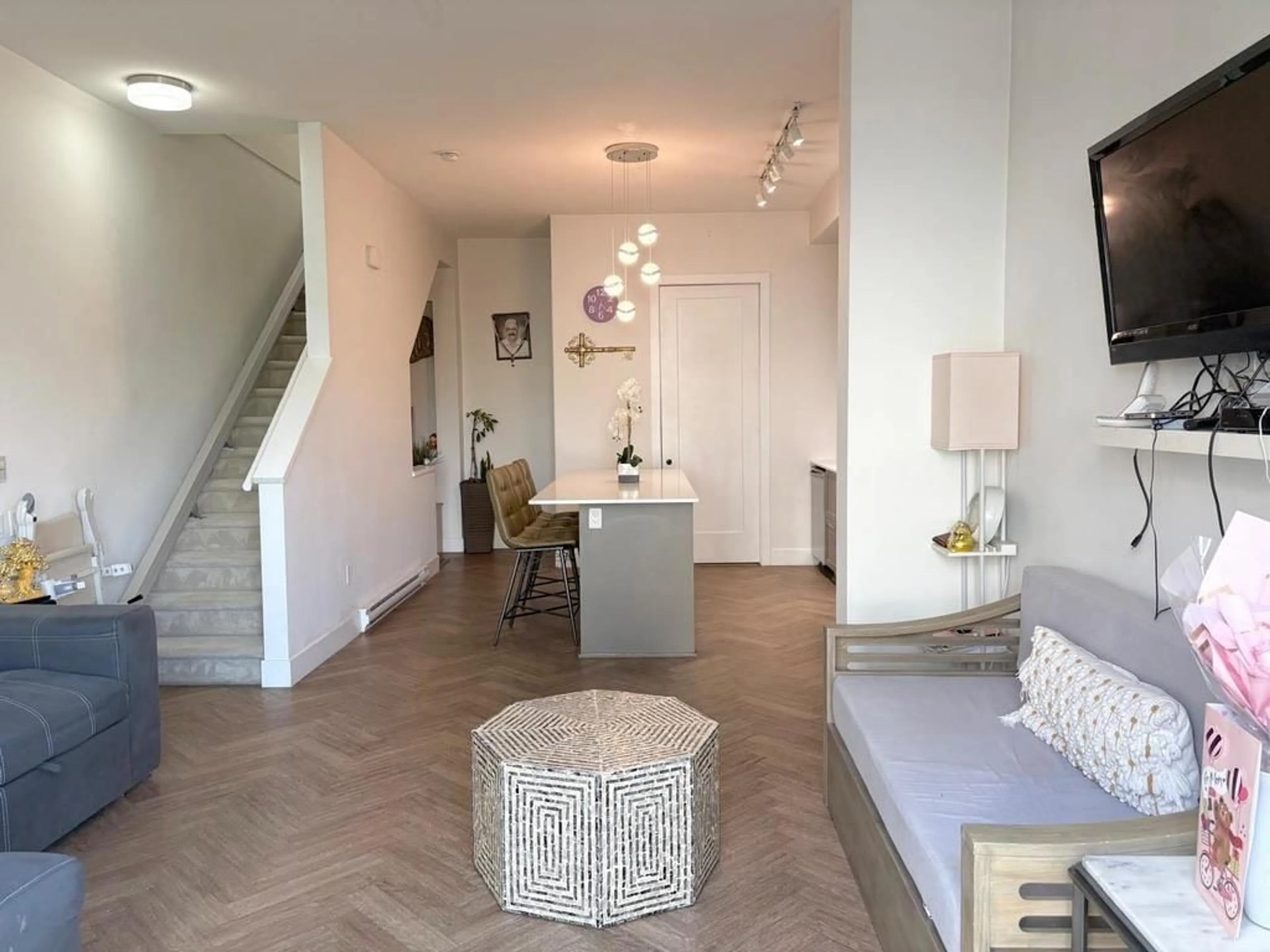 Indoor entryway for 103 - 17578 57A AVENUE, Surrey British Columbia V3S7V2