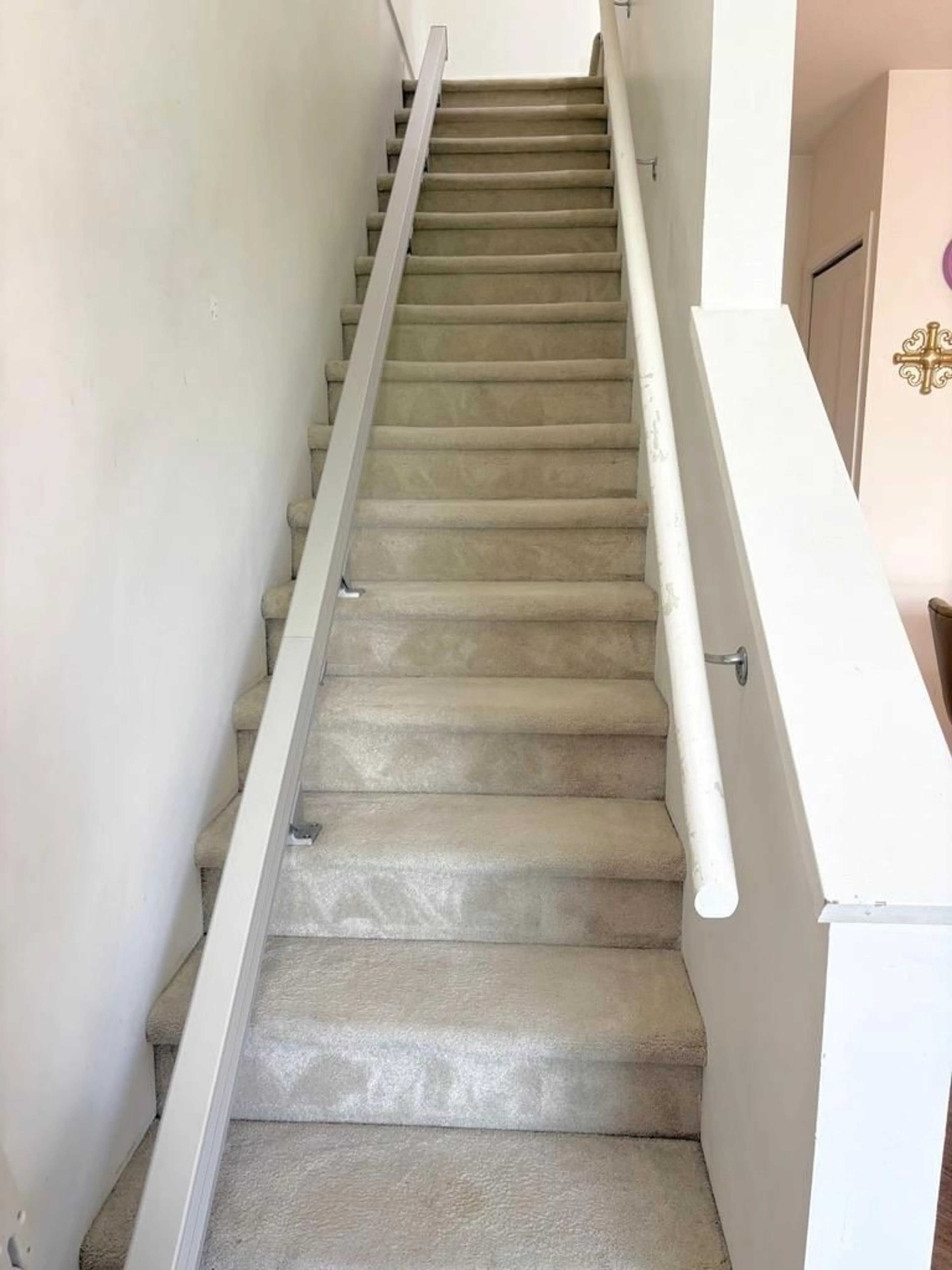 Stairs for 103 - 17578 57A AVENUE, Surrey British Columbia V3S7V2