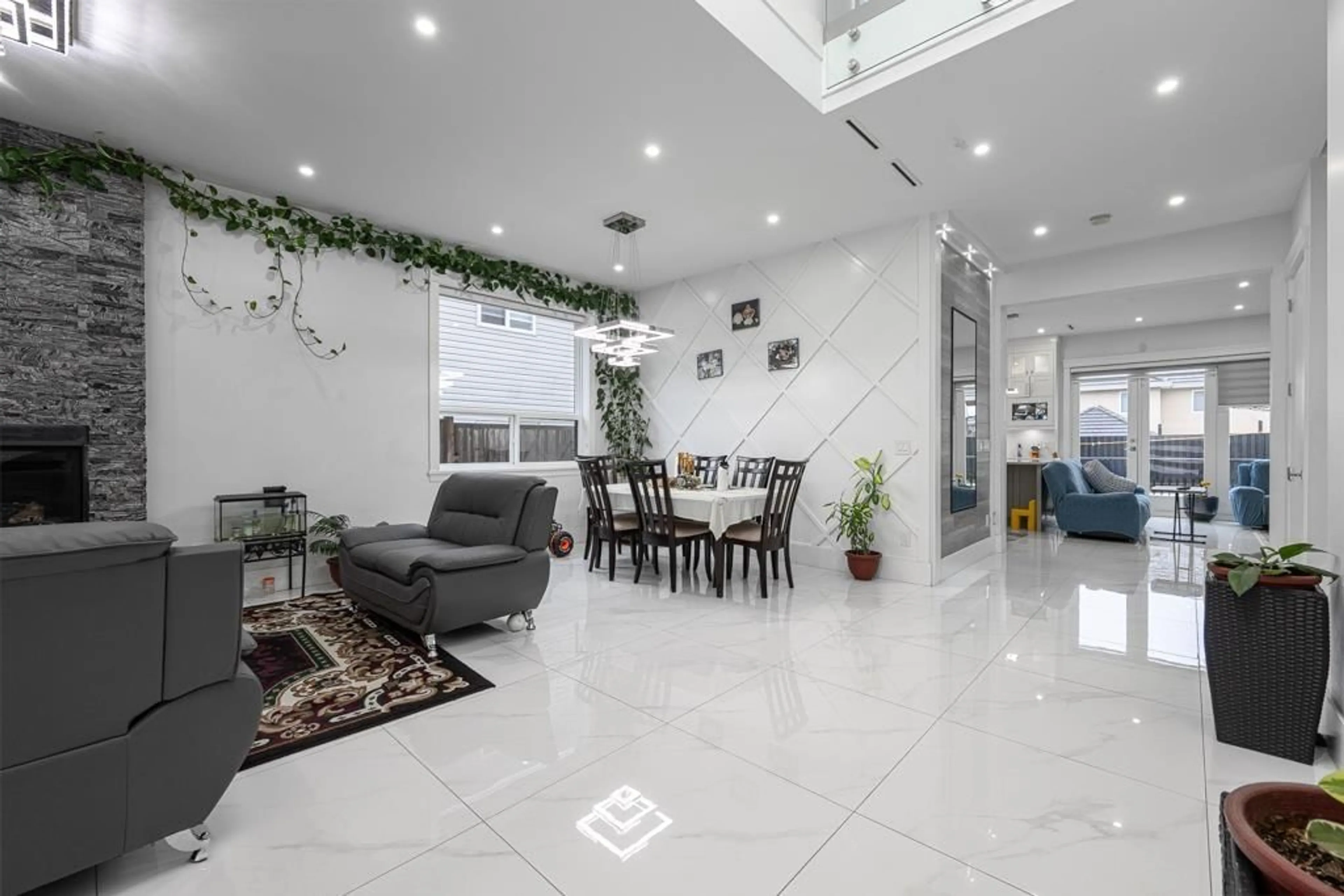 Unknown for 13306 90 AVENUE, Surrey British Columbia V3V1C1