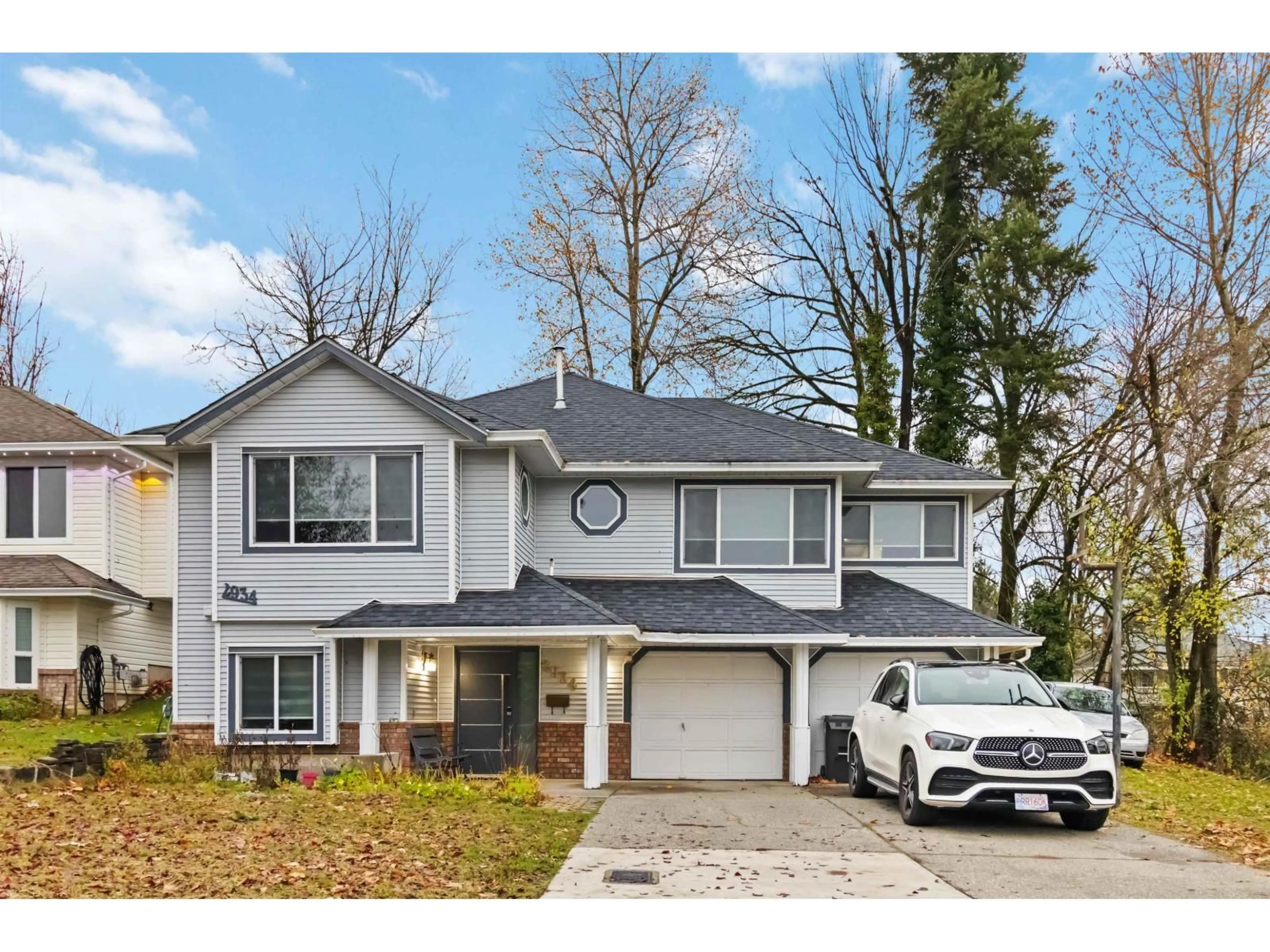 Home with vinyl exterior material, street for 2934 OSPREY DRIVE EAST, Abbotsford British Columbia V2T5P7