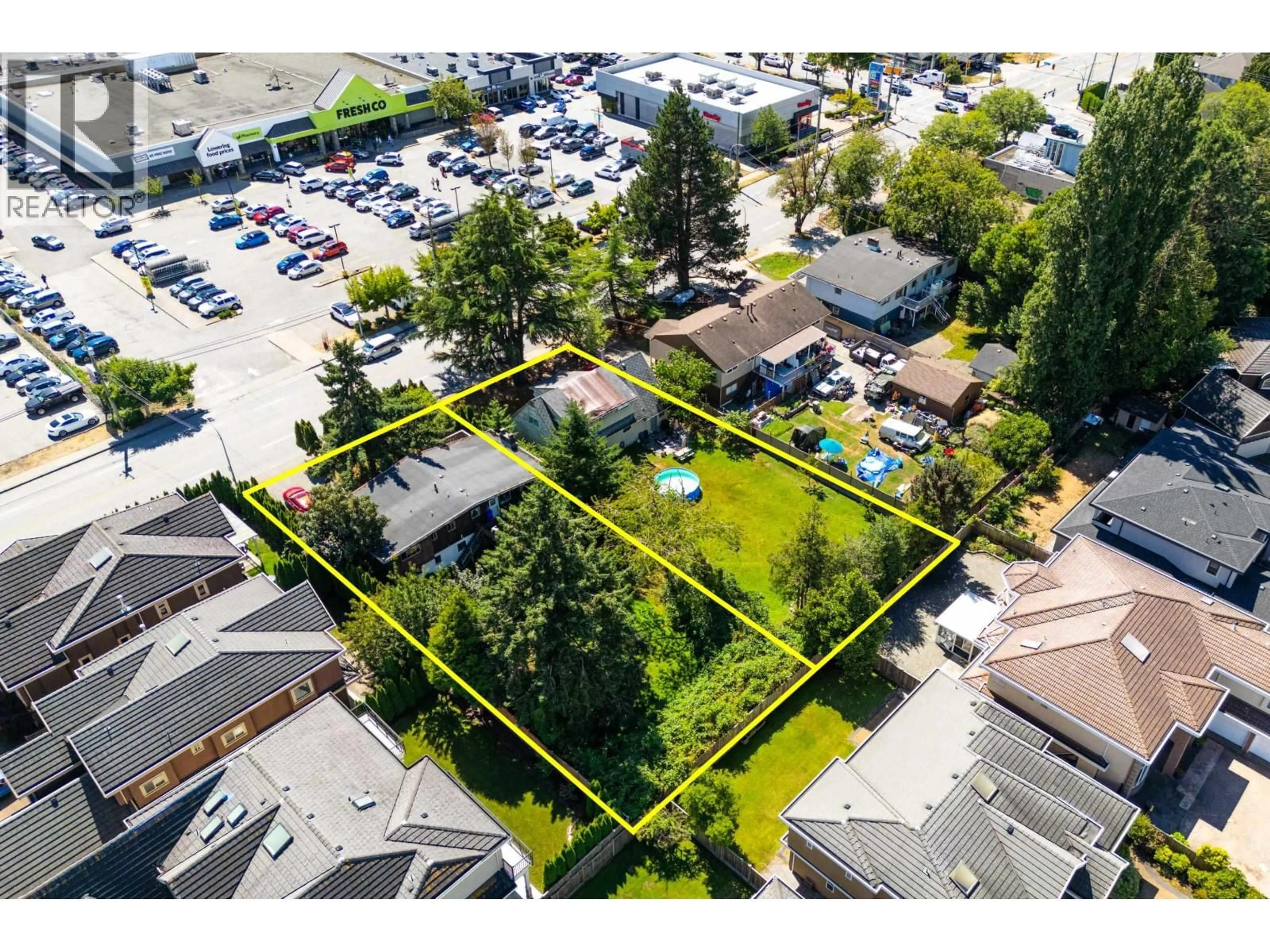 A pic from outside/outdoor area/front of a property/back of a property/a pic from drone, street for 6151 BLUNDELL ROAD, Richmond British Columbia V7C1H6