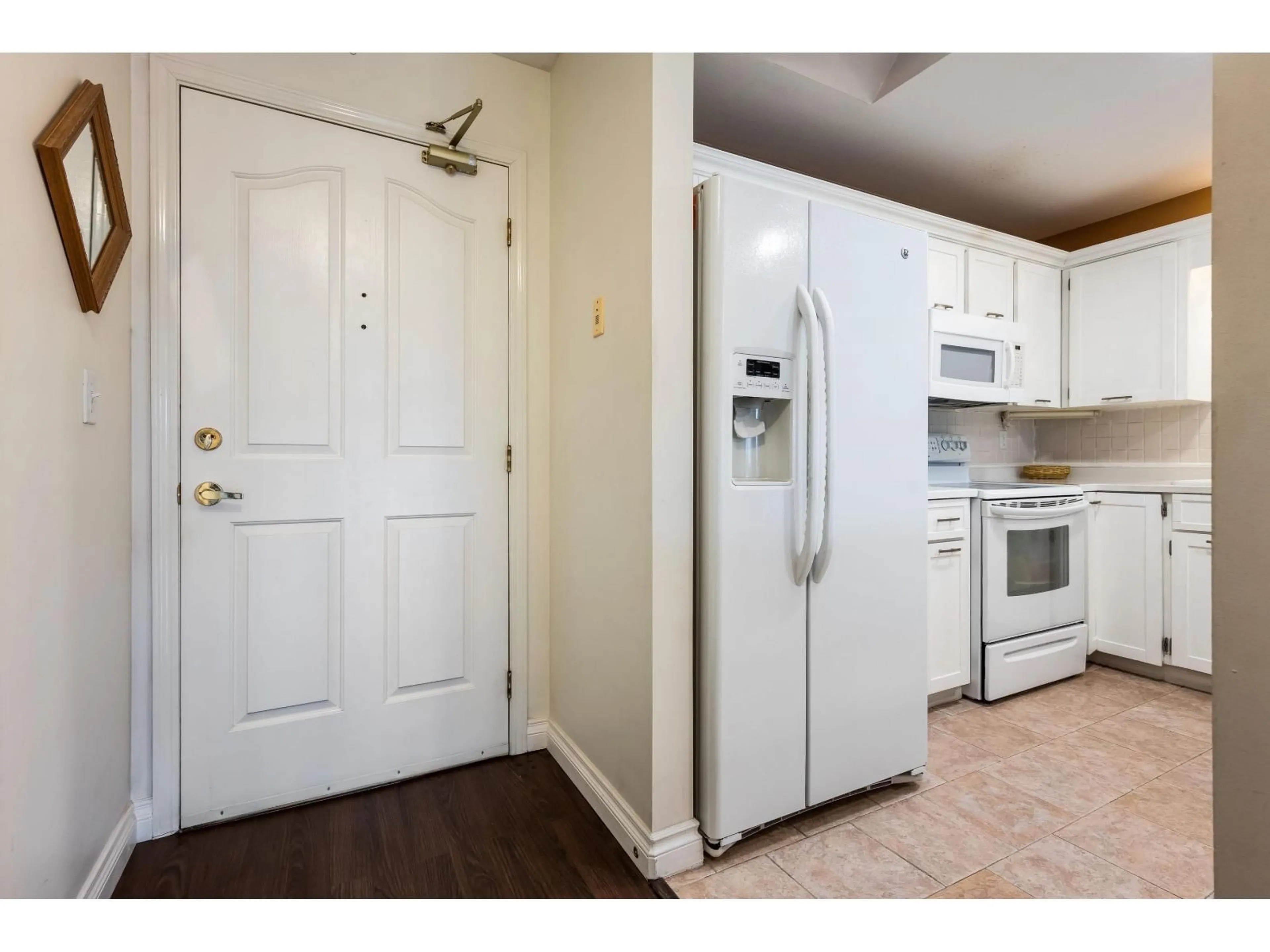 Standard kitchen, unknown for 307 - 45660 KNIGHT ROAD, Chilliwack British Columbia V2R2X4