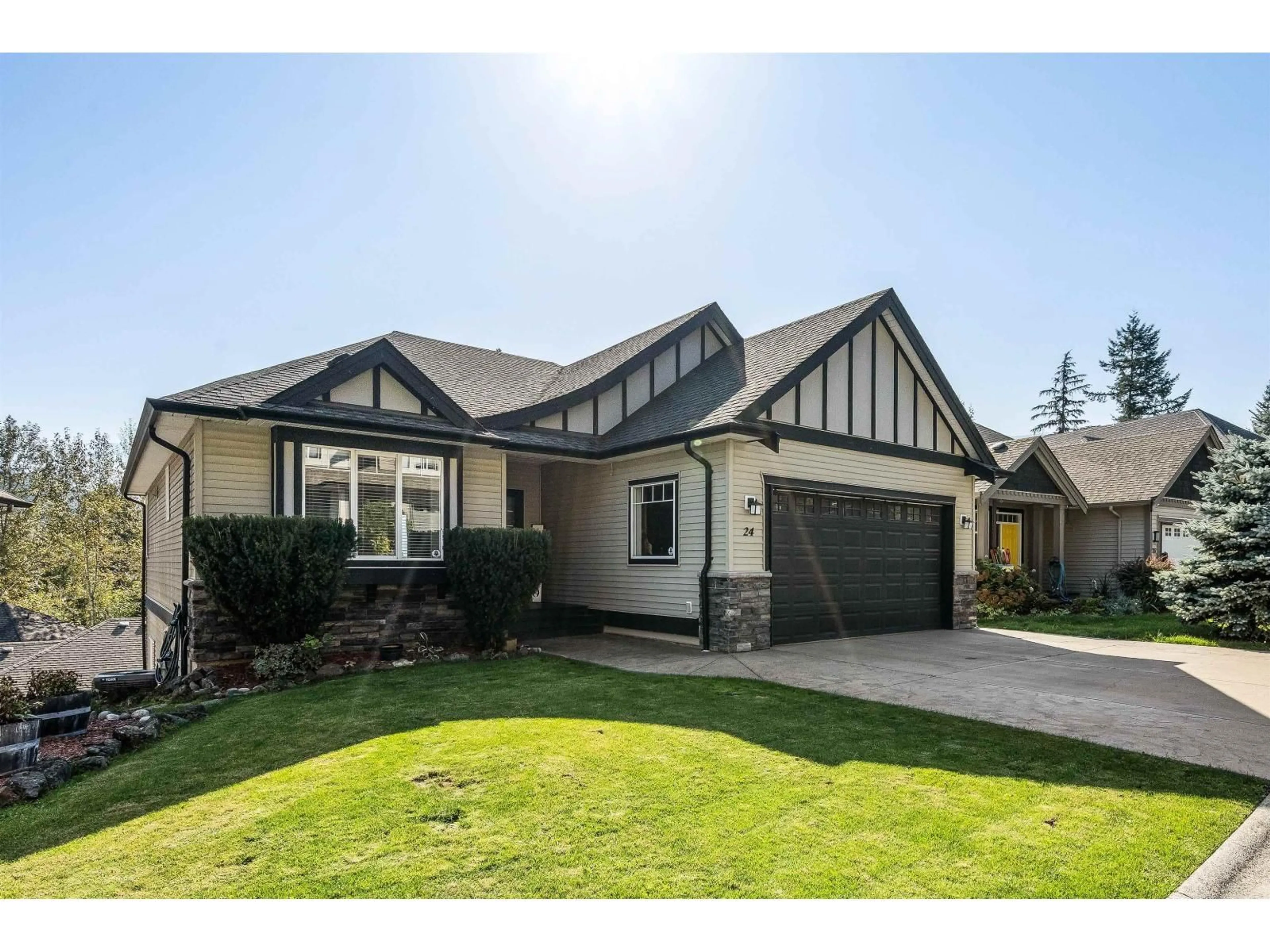 Home with vinyl exterior material, street for 24 - 45957 SHERWOOD DRIVE, Chilliwack British Columbia V2R5Y2