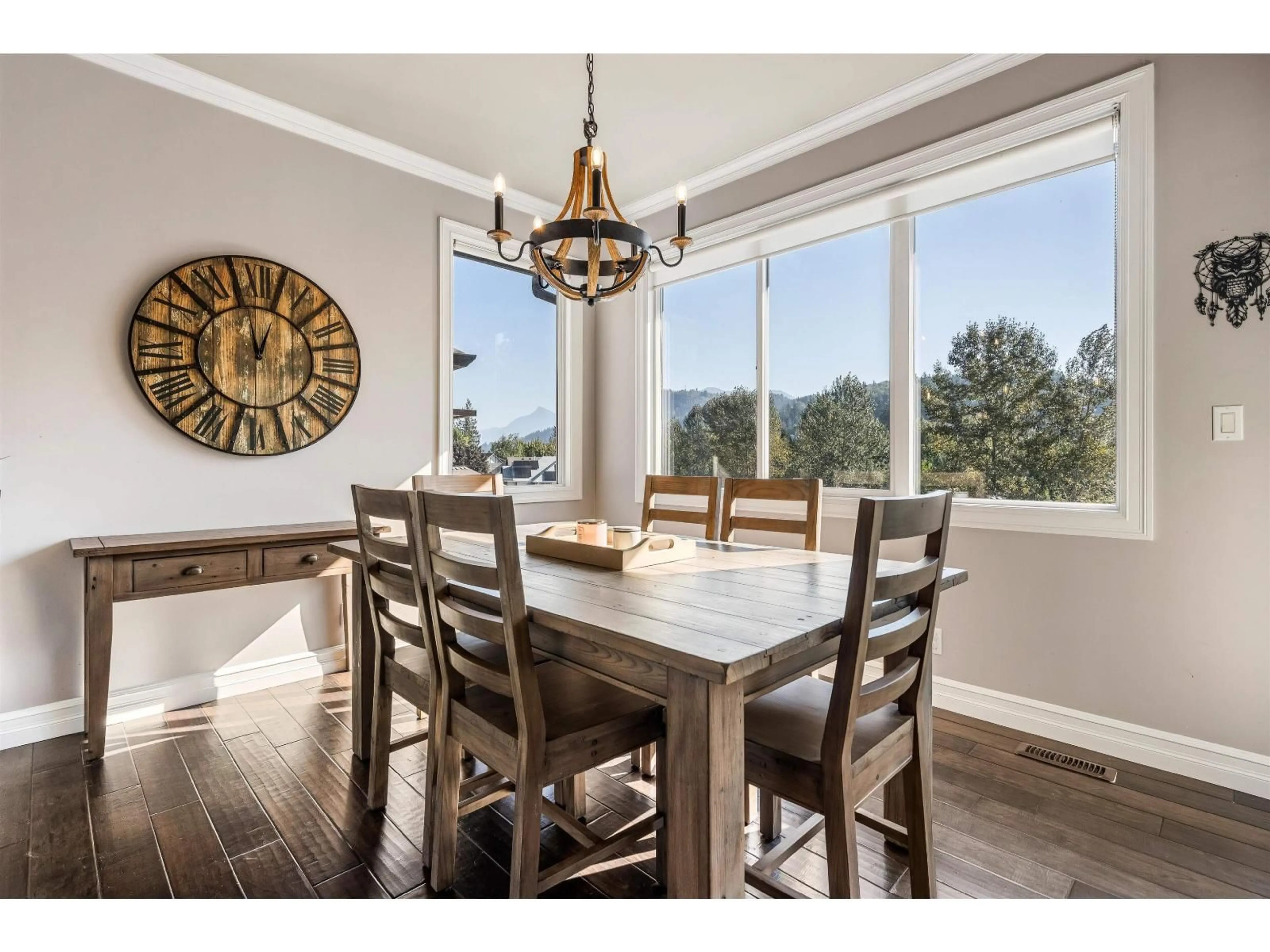 Dining room, wood/laminate floor for 24 - 45957 SHERWOOD DRIVE, Chilliwack British Columbia V2R5Y2