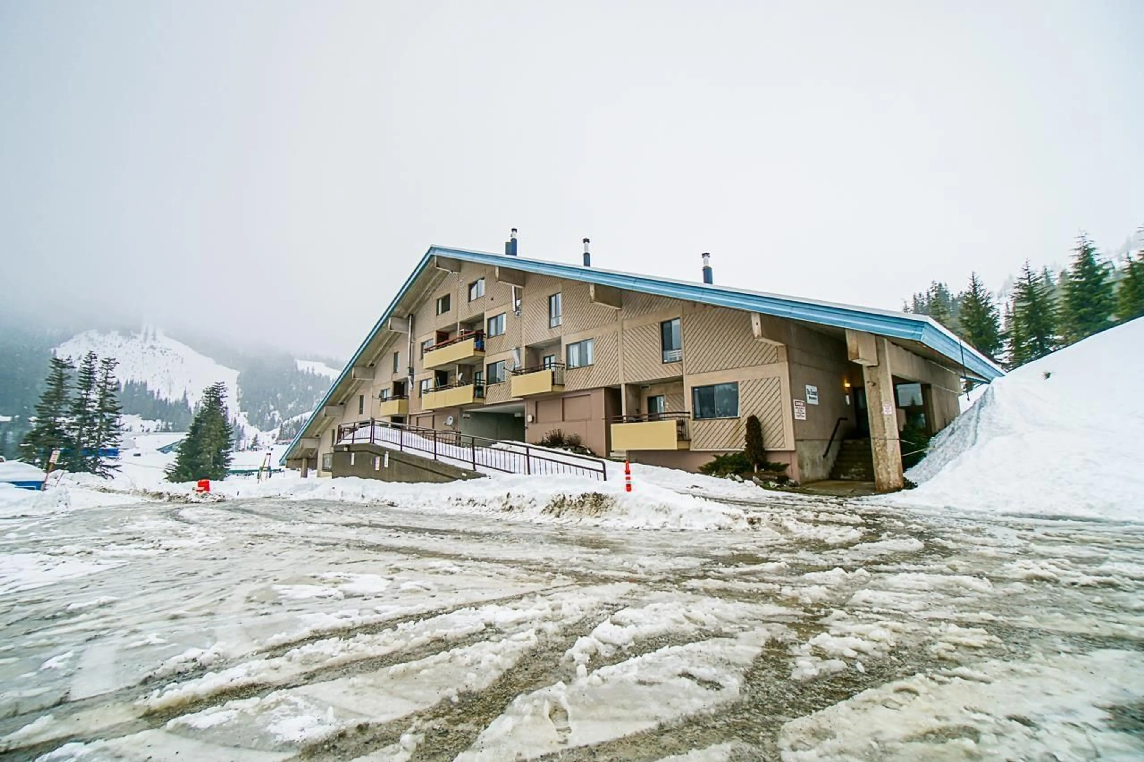 Patio, building for 404A - 21000 ENZIAN WAY, Mission British Columbia V0M1A1