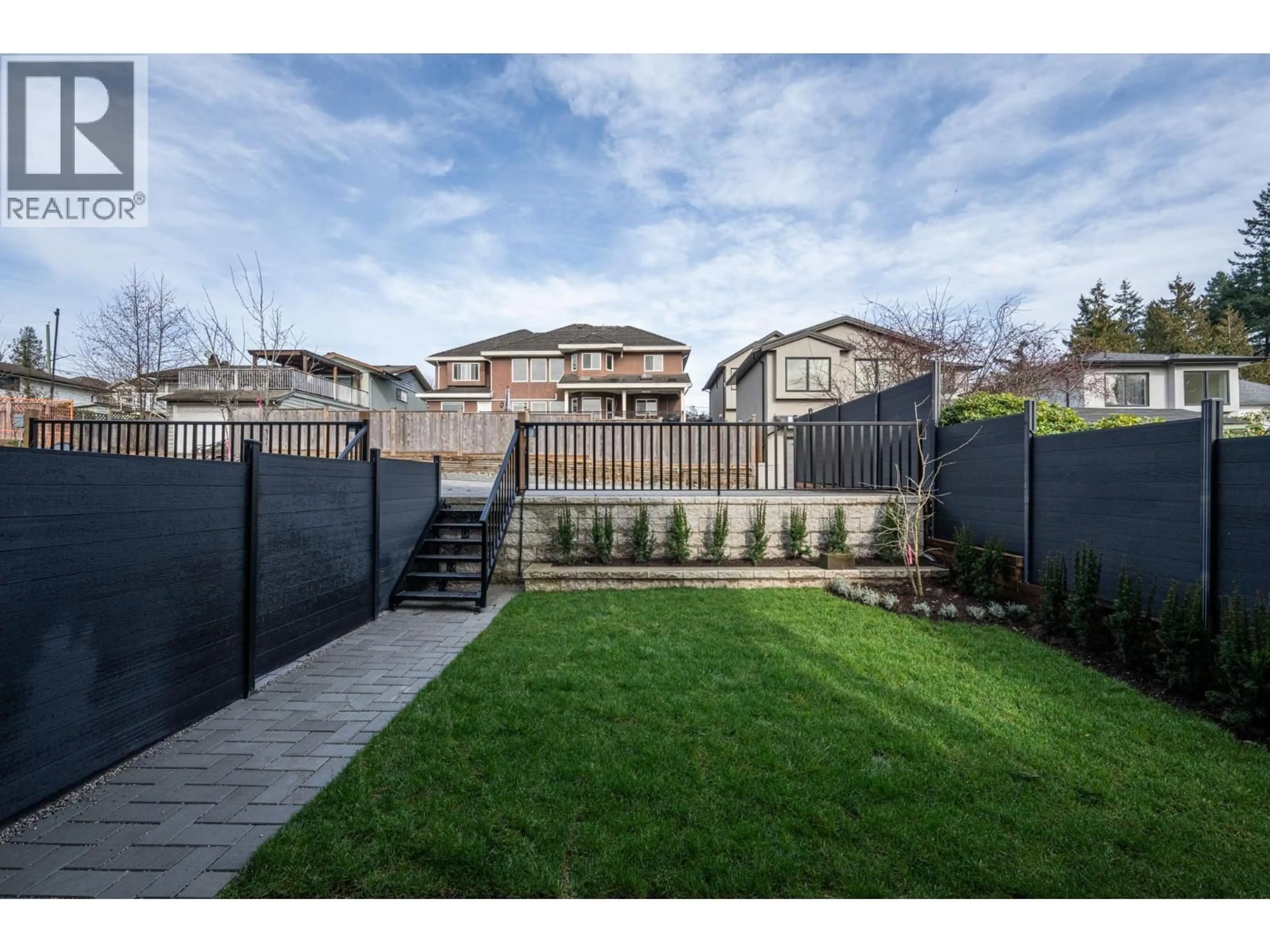 Unknown for 102 - 1149 DANSEY AVENUE, Coquitlam British Columbia V3K3H5