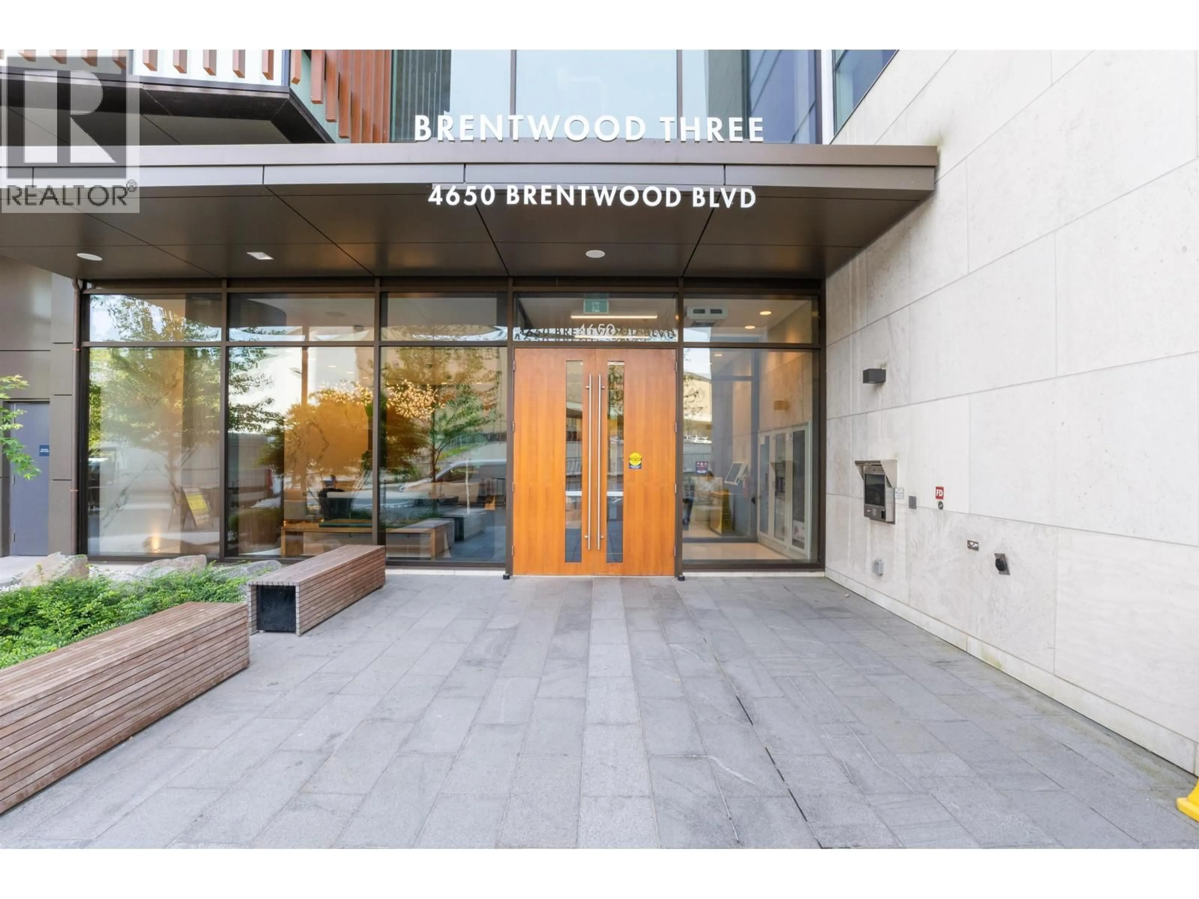 Indoor foyer for 1105 - 4650 BRENTWOOD BOULEVARD, Burnaby British Columbia V5C0M3