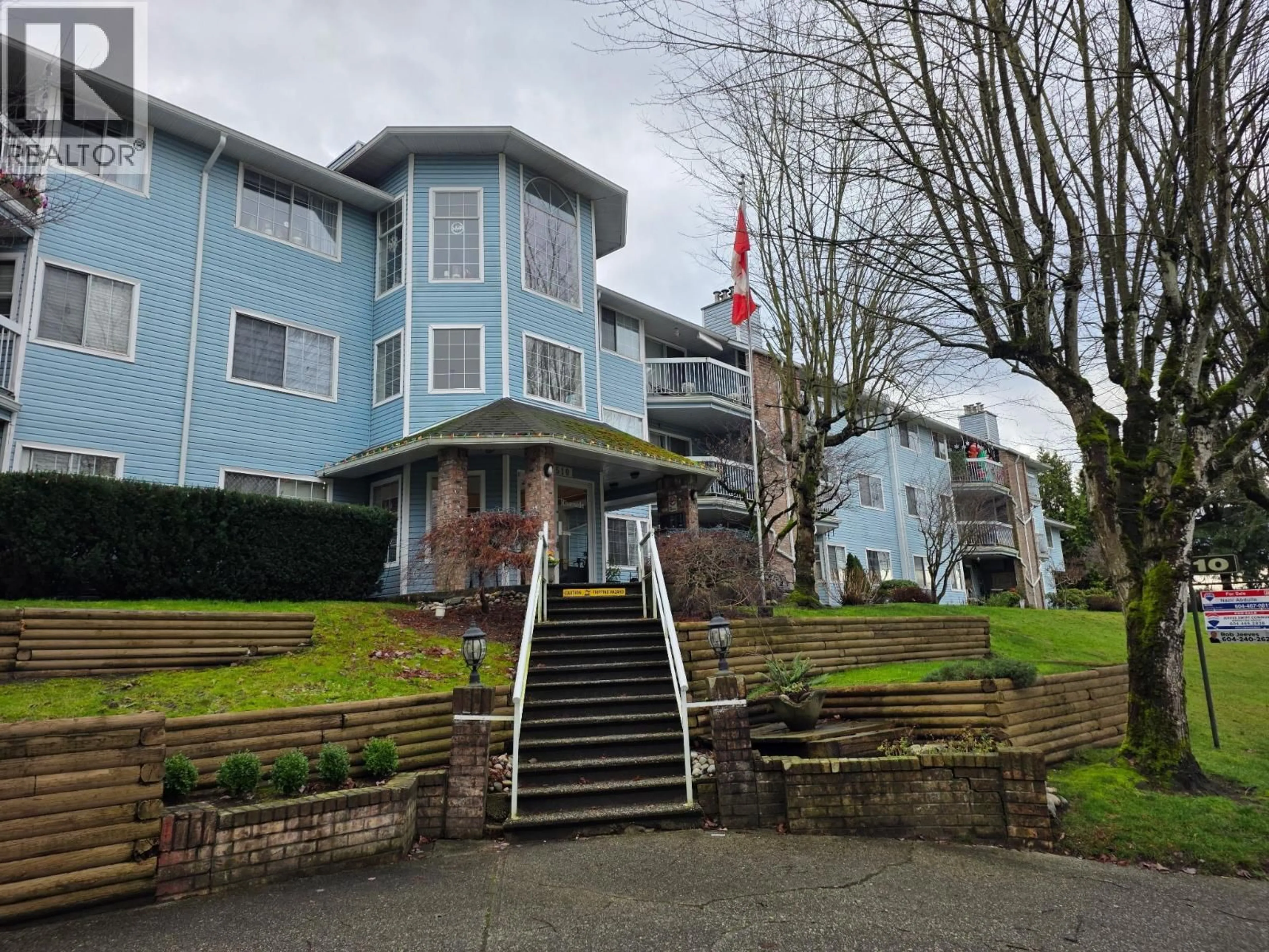 A pic from outside/outdoor area/front of a property/back of a property/a pic from drone, building for 214 - 11510 225 STREET, Maple Ridge British Columbia V2X9Y3