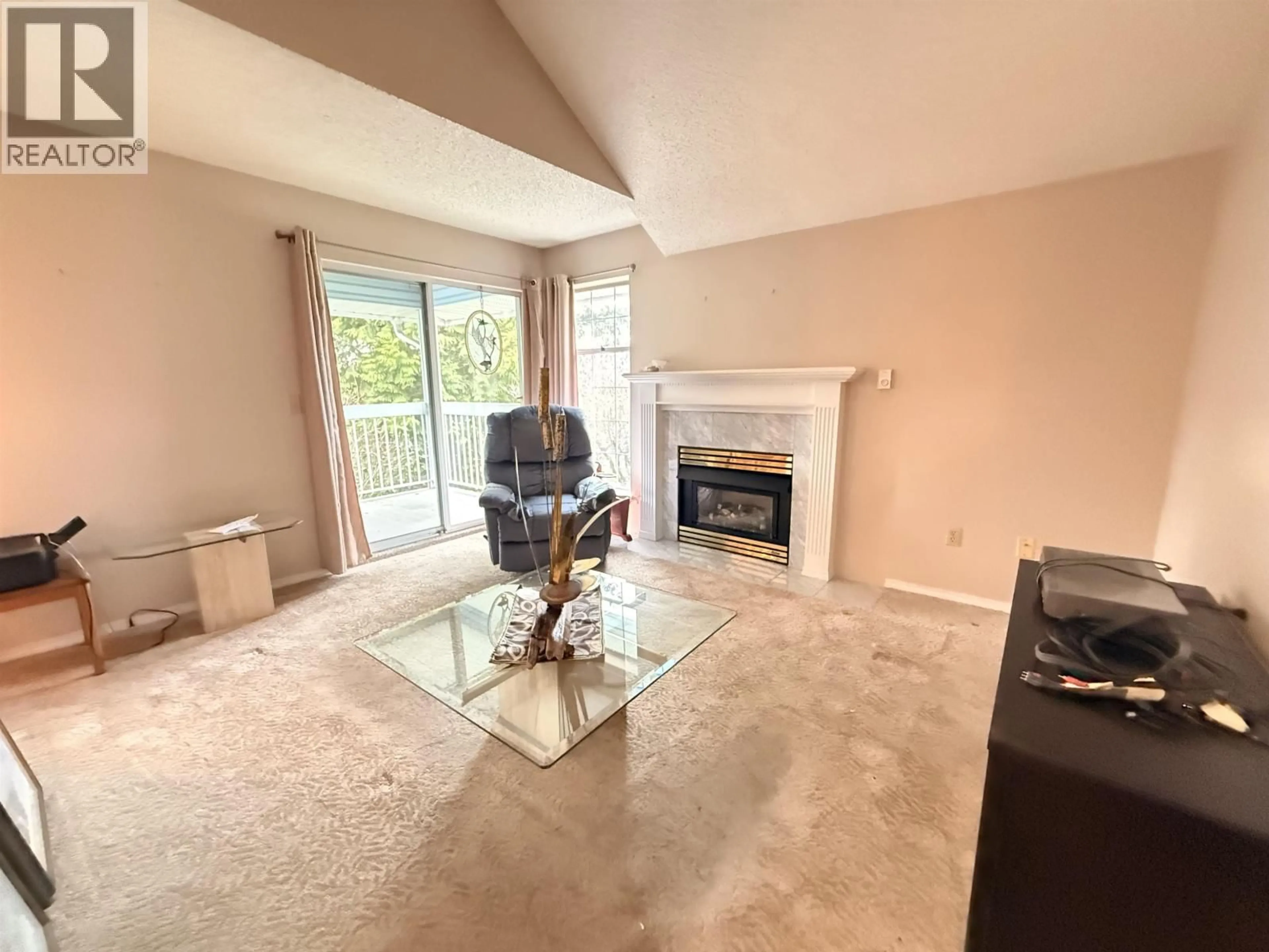 A pic of a room for 214 - 11510 225 STREET, Maple Ridge British Columbia V2X9Y3