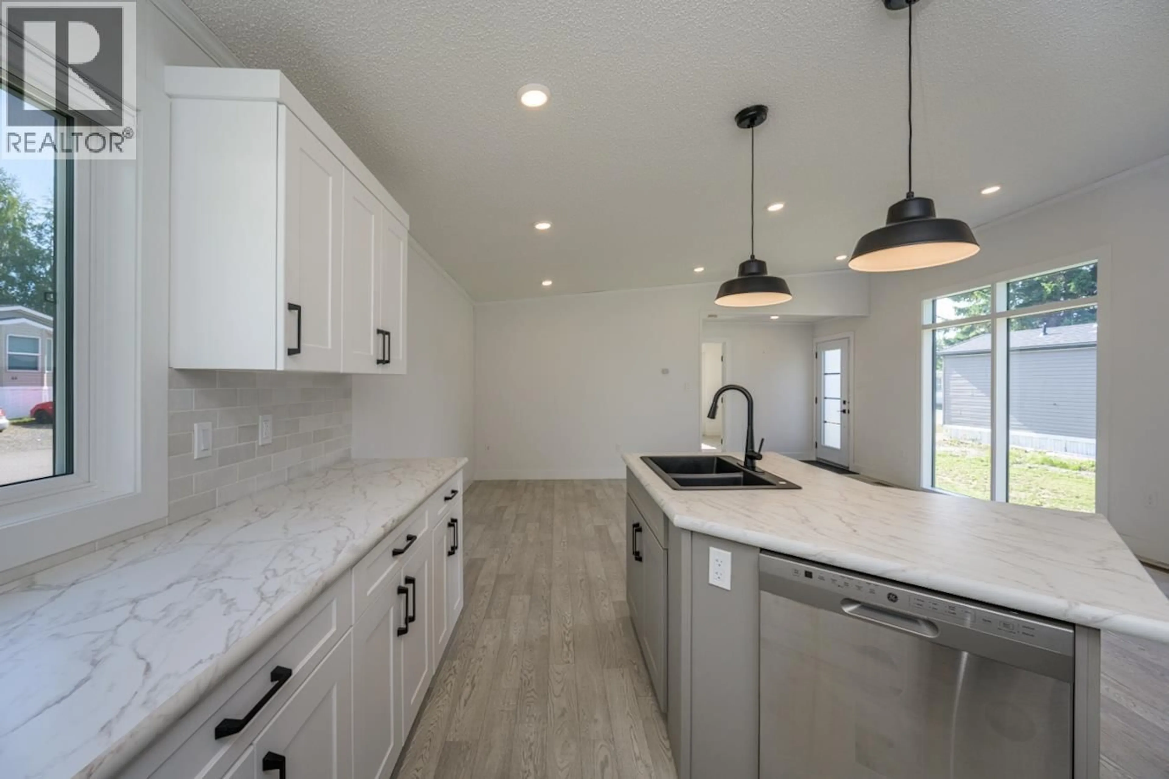 Open concept kitchen, ceramic/tile floor for 11 - 5164 HART HIGHWAY, Prince George British Columbia V2K3A1