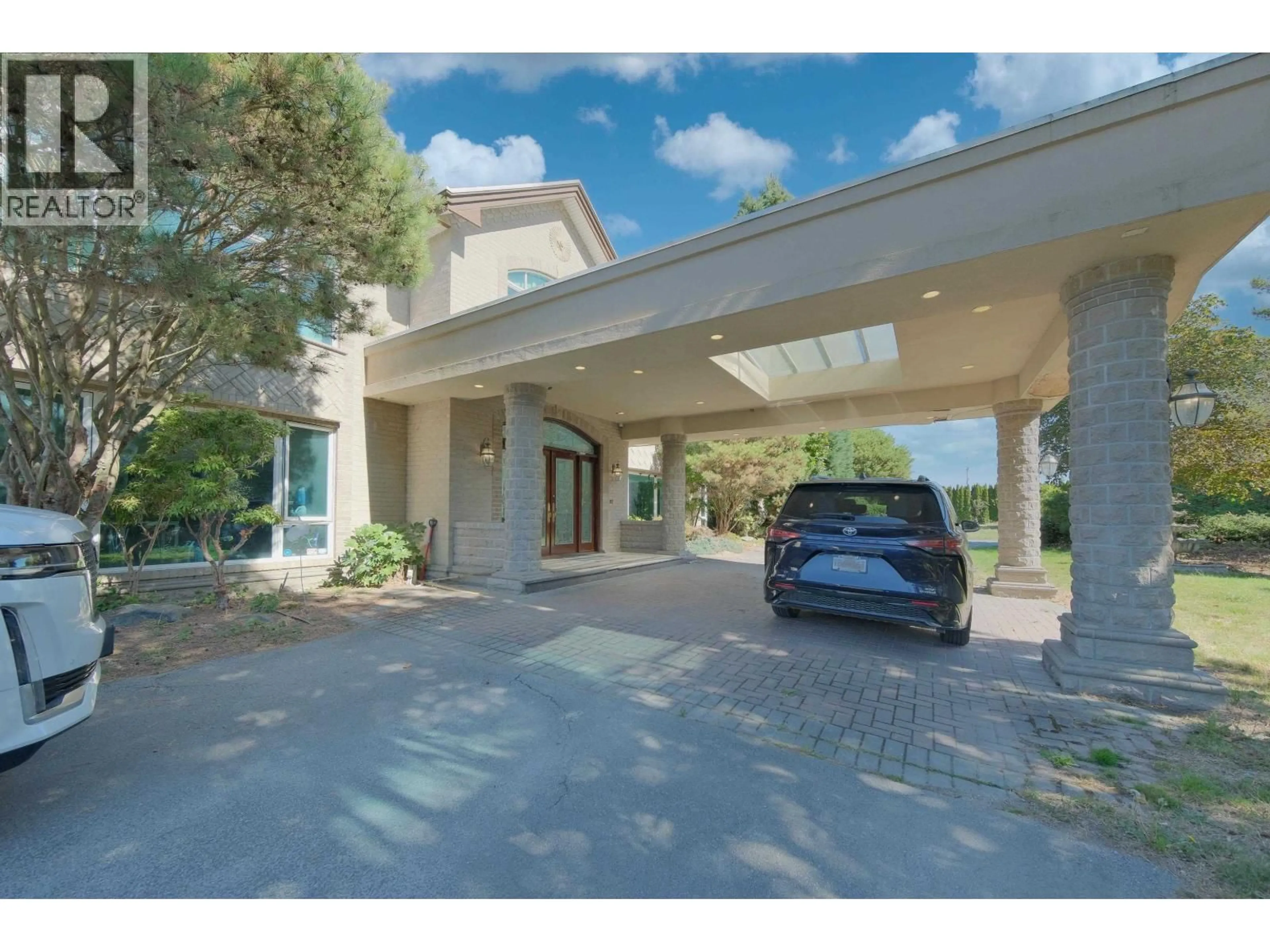 Indoor foyer for 12900 GILBERT ROAD, Richmond British Columbia V7E2H6