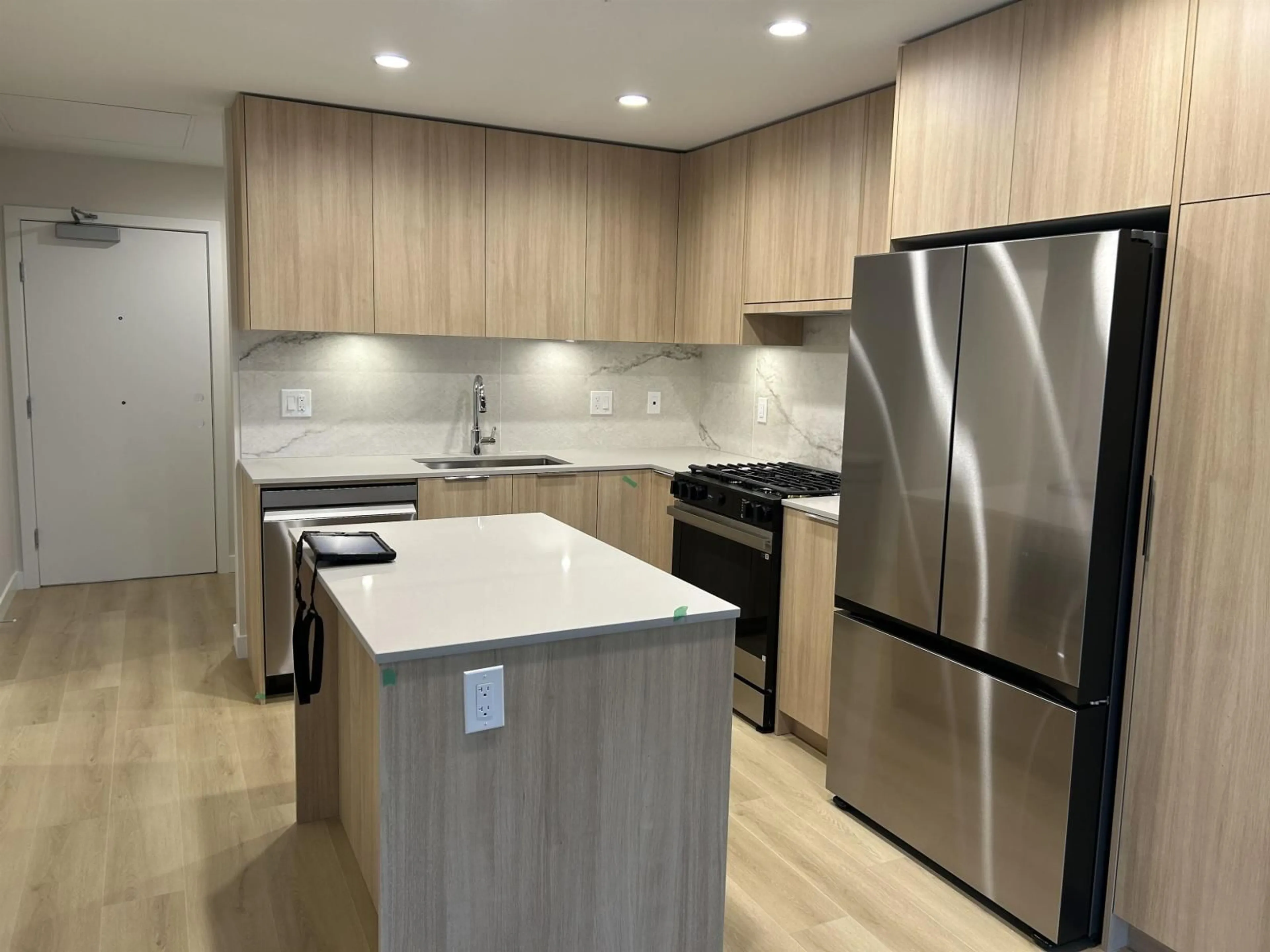 Unknown for B321 - 20049 82 AVENUE, Langley British Columbia V2Y2A7