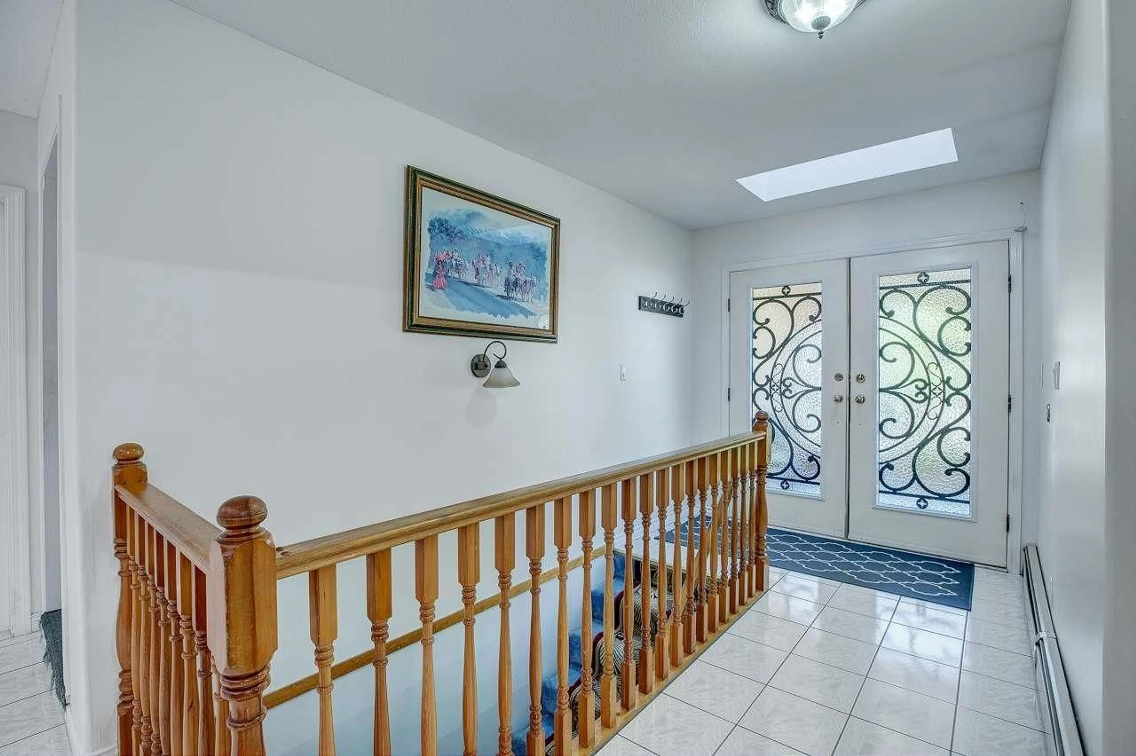 Indoor foyer for 12224 68 AVENUE, Surrey British Columbia V3W0Z4