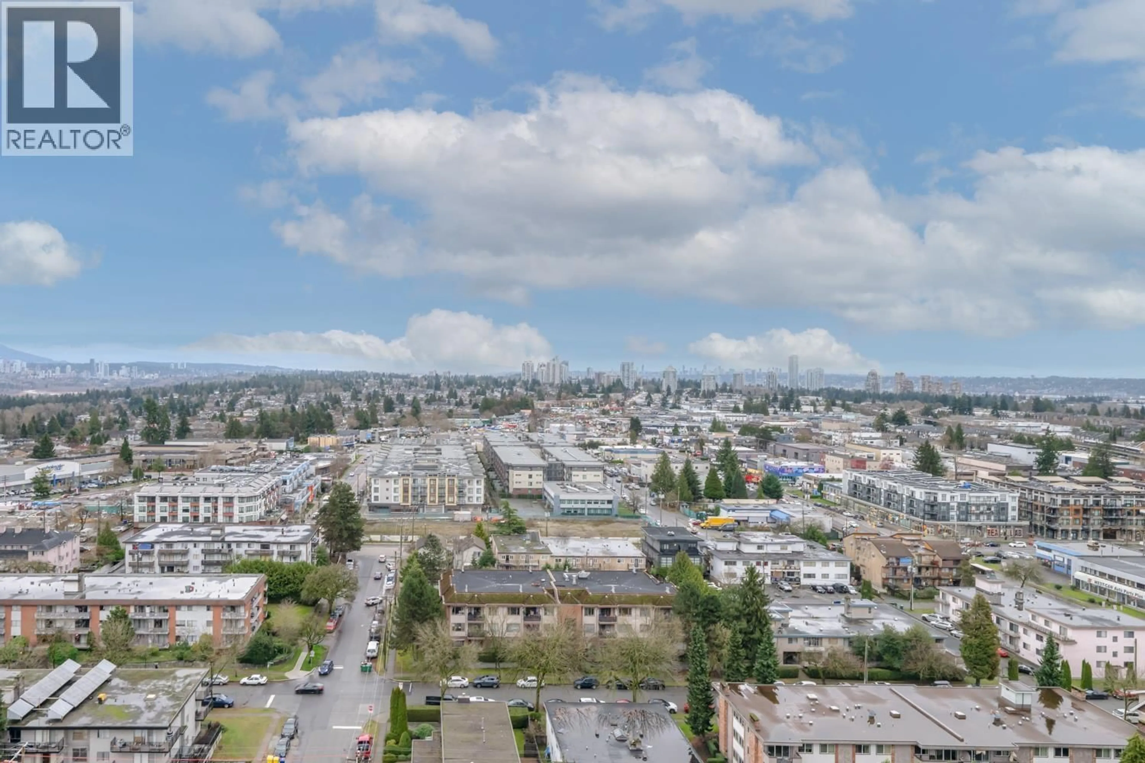 A pic from outside/outdoor area/front of a property/back of a property/a pic from drone, city buildings view from balcony for 2007 - 6638 DUNBLANE AVENUE, Burnaby British Columbia V5H0G8