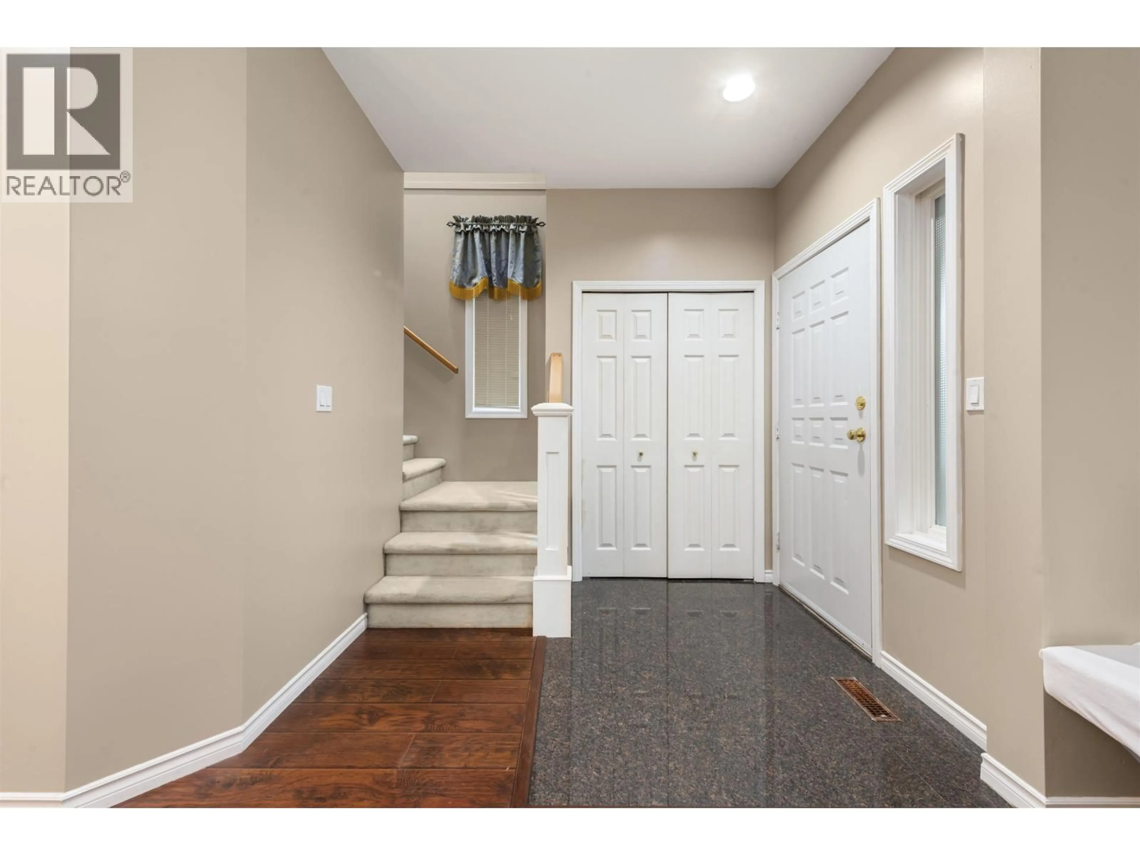 Indoor entryway for 10231 CAMBIE ROAD, Richmond British Columbia V6X4A4