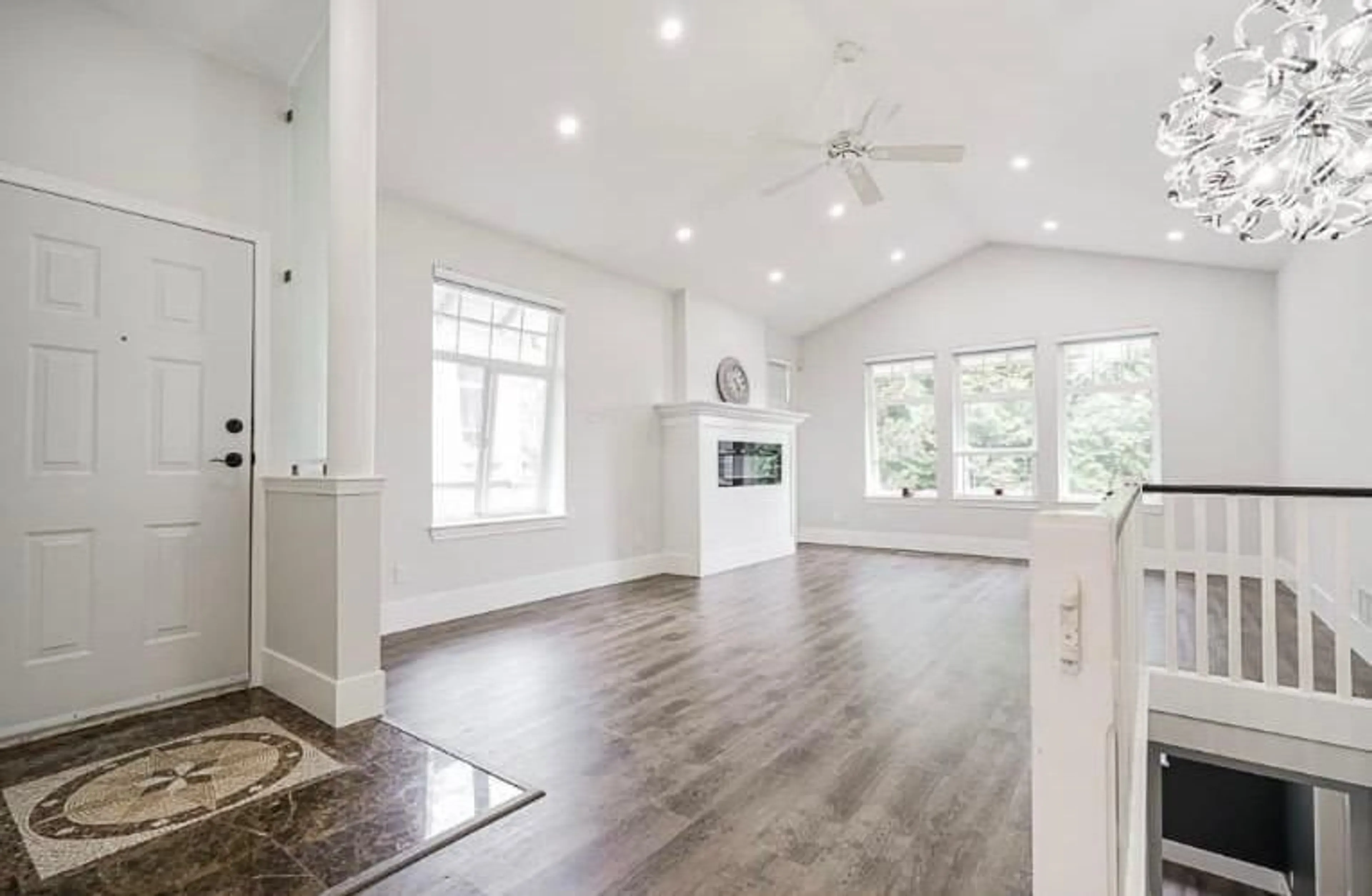 Unknown for 54 - 15037 58 AVENUE, Surrey British Columbia V3S8Z5