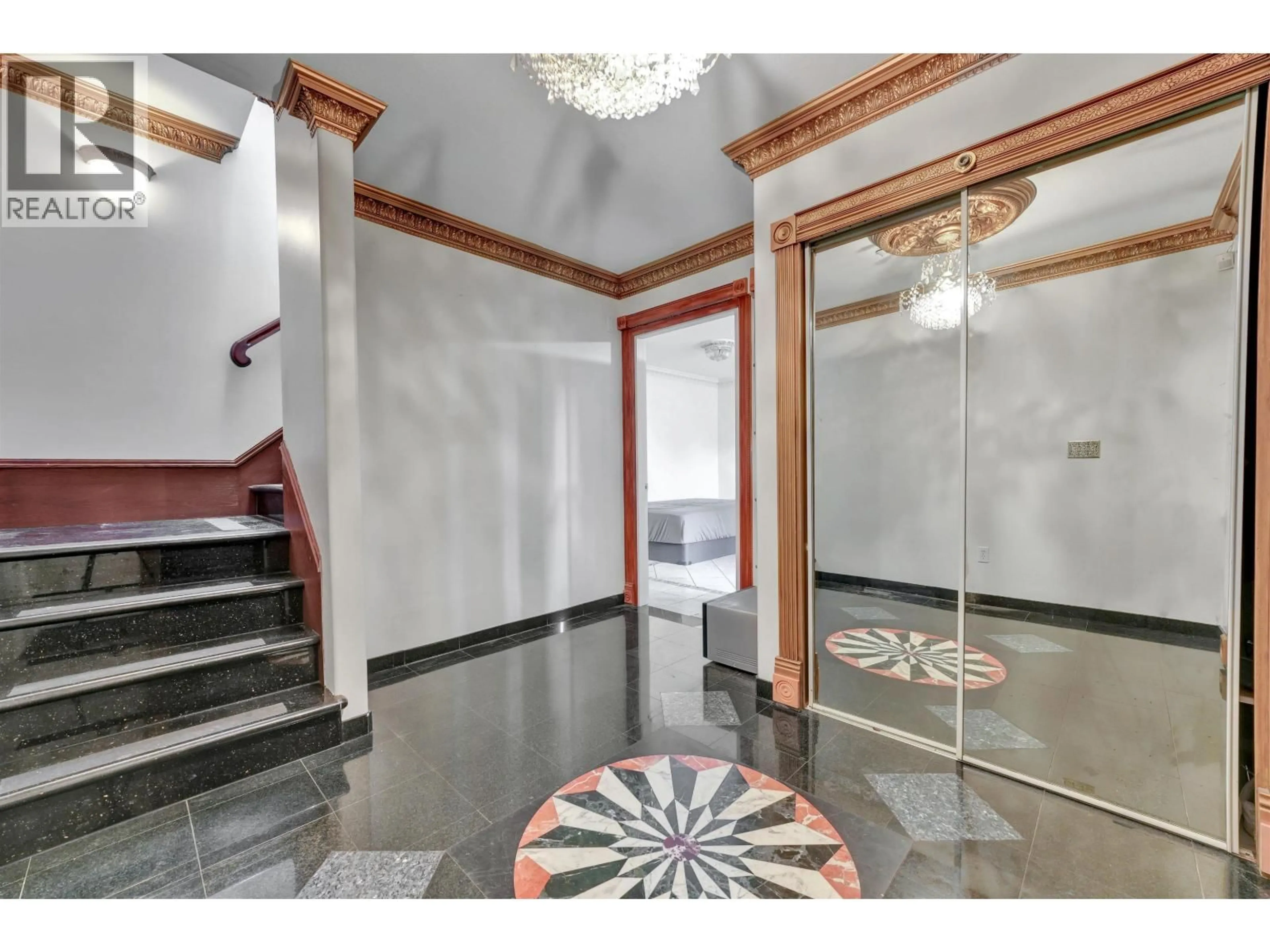 Indoor foyer for 3153 PARKER STREET, Vancouver British Columbia V5K2V4