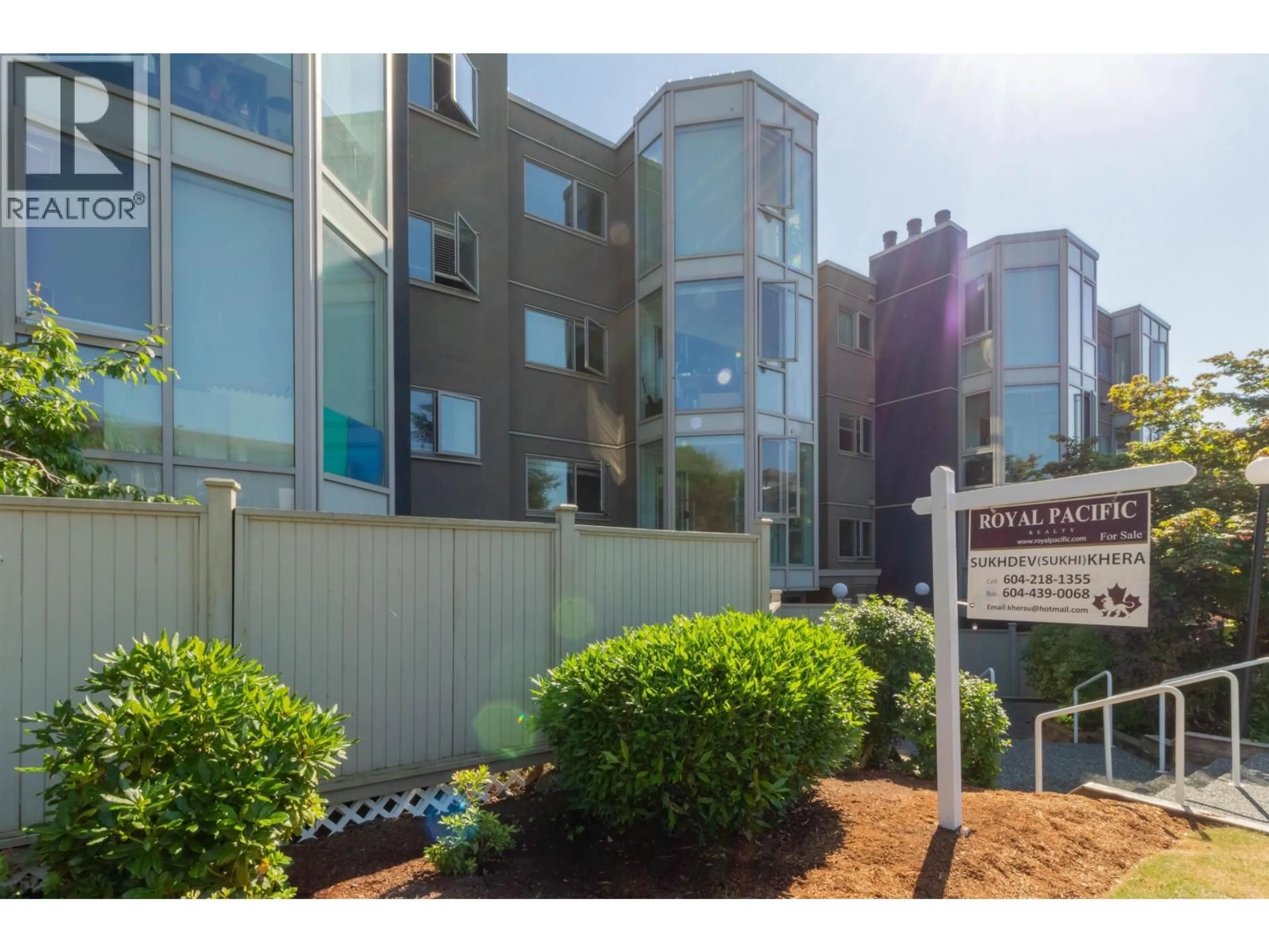 Unknown for 205 - 2238 ETON STREET, Vancouver British Columbia V5L1C8