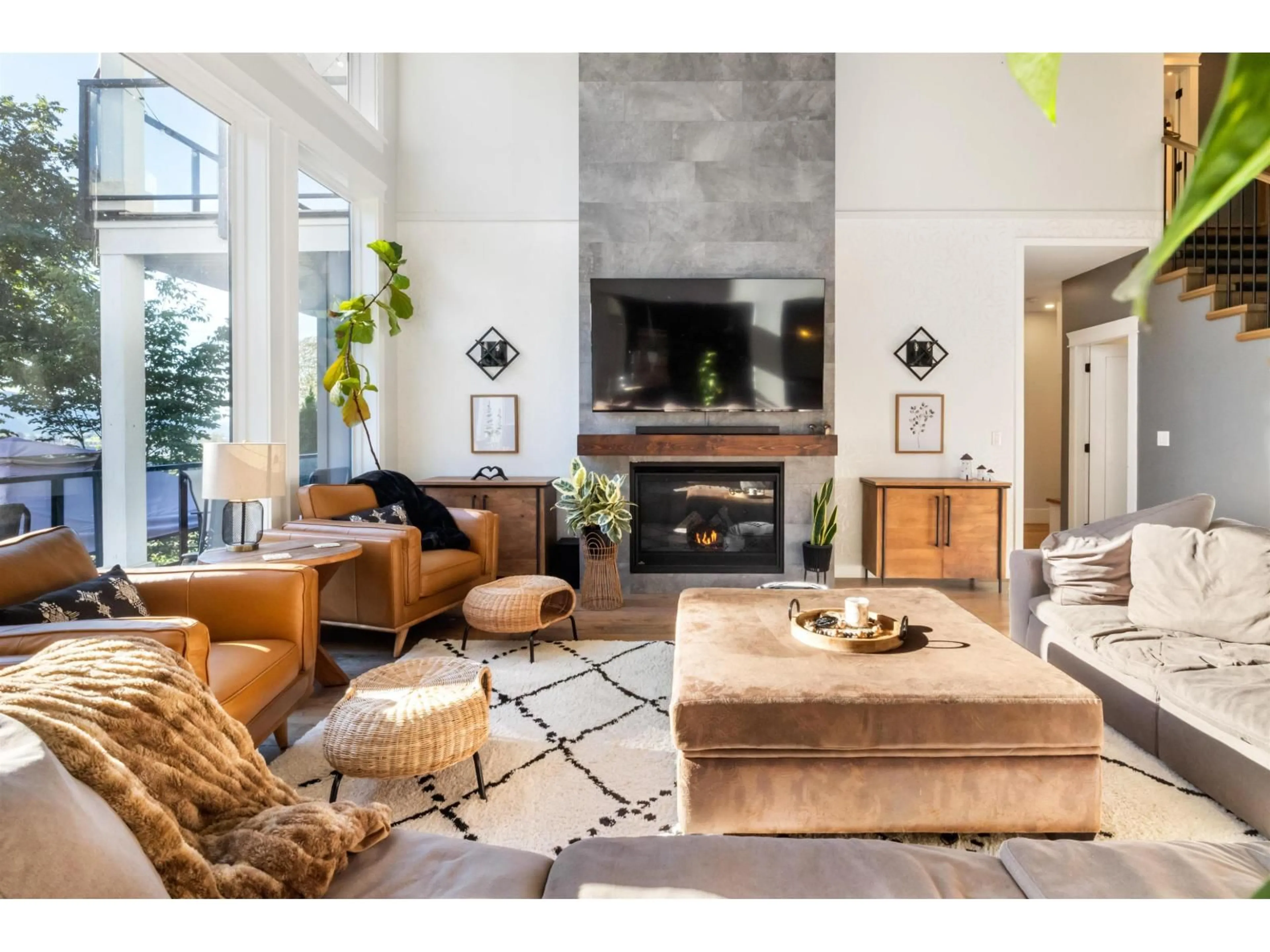 Living room with furniture, unknown for 35294 EWERT AVENUE, Mission British Columbia V2V0G2