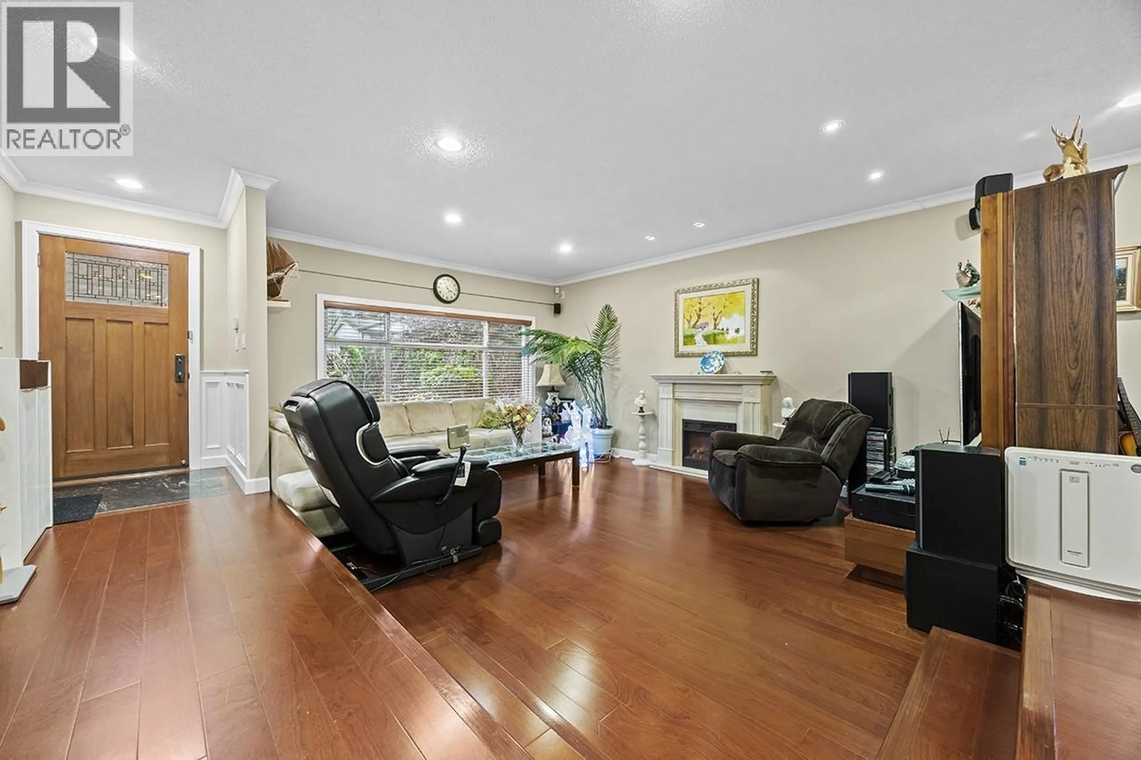 Living room with furniture, unknown for 3152 LANCASTER PLACE, Port Coquitlam British Columbia V3C3J7