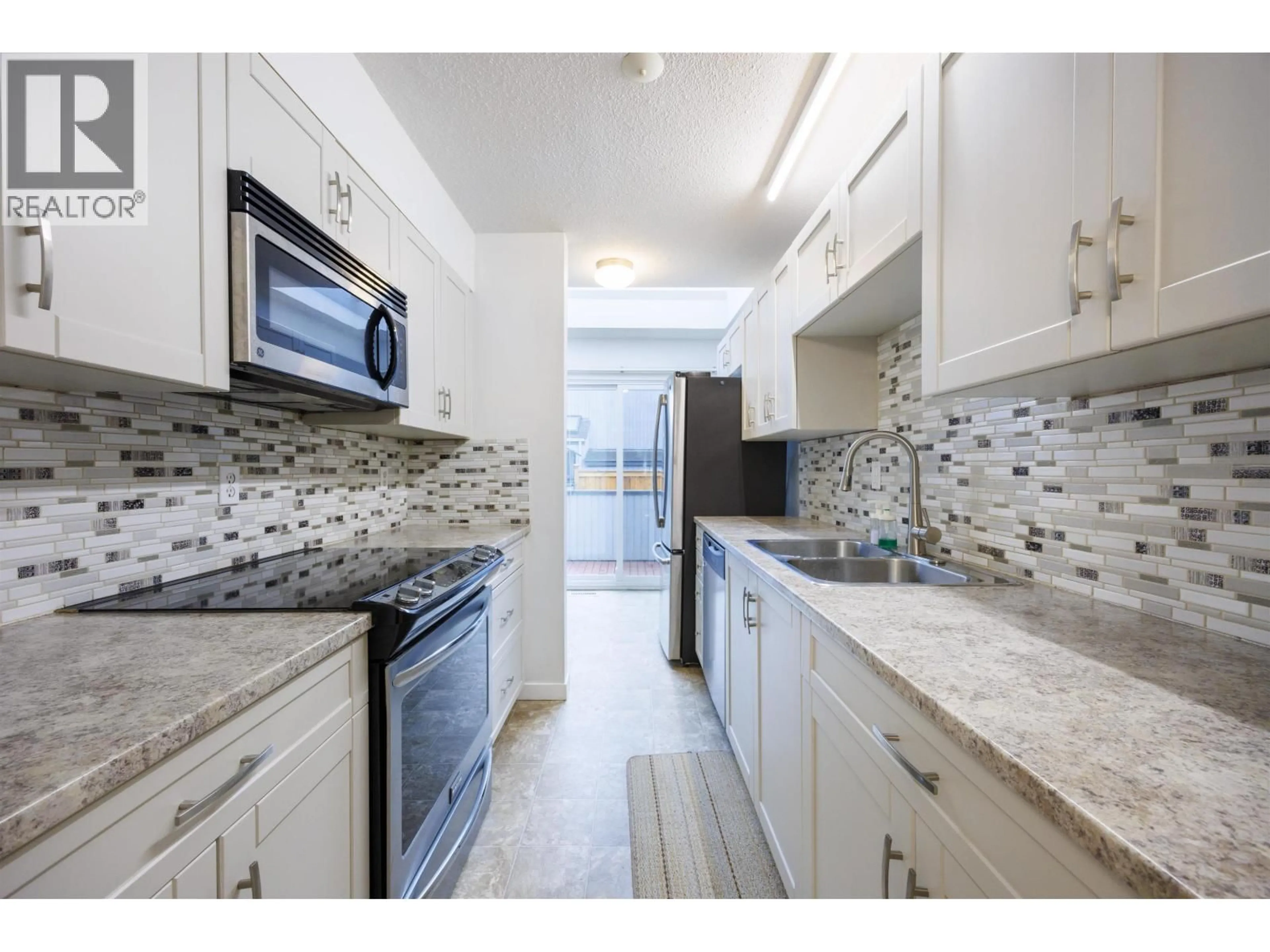 Standard kitchen, ceramic/tile floor for 2 - 19022 119B AVENUE, Pitt Meadows British Columbia V3Y1X5