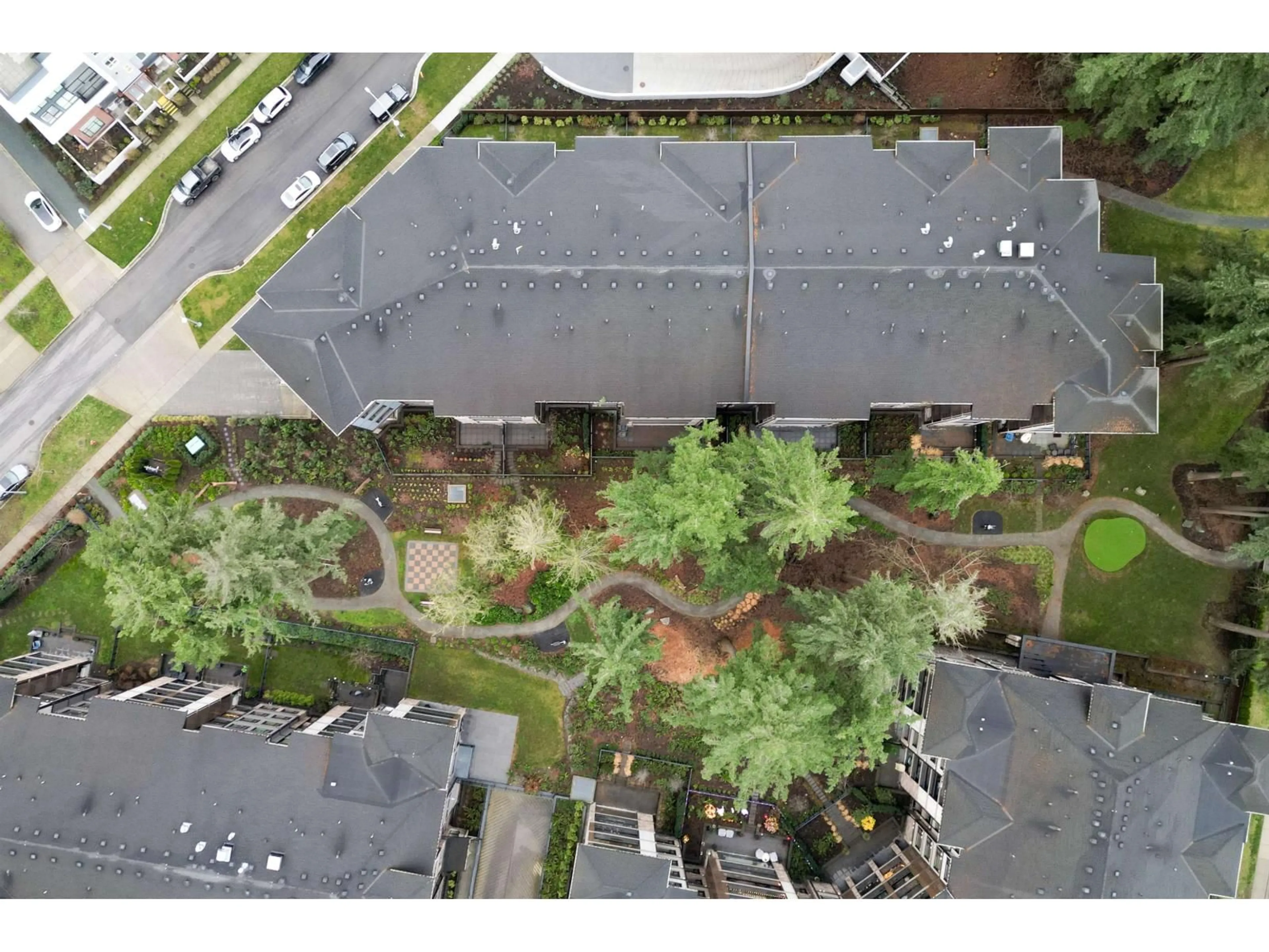 A pic from outside/outdoor area/front of a property/back of a property/a pic from drone, unknown for 511 - 3535 146A STREET, Surrey British Columbia V4P0H2