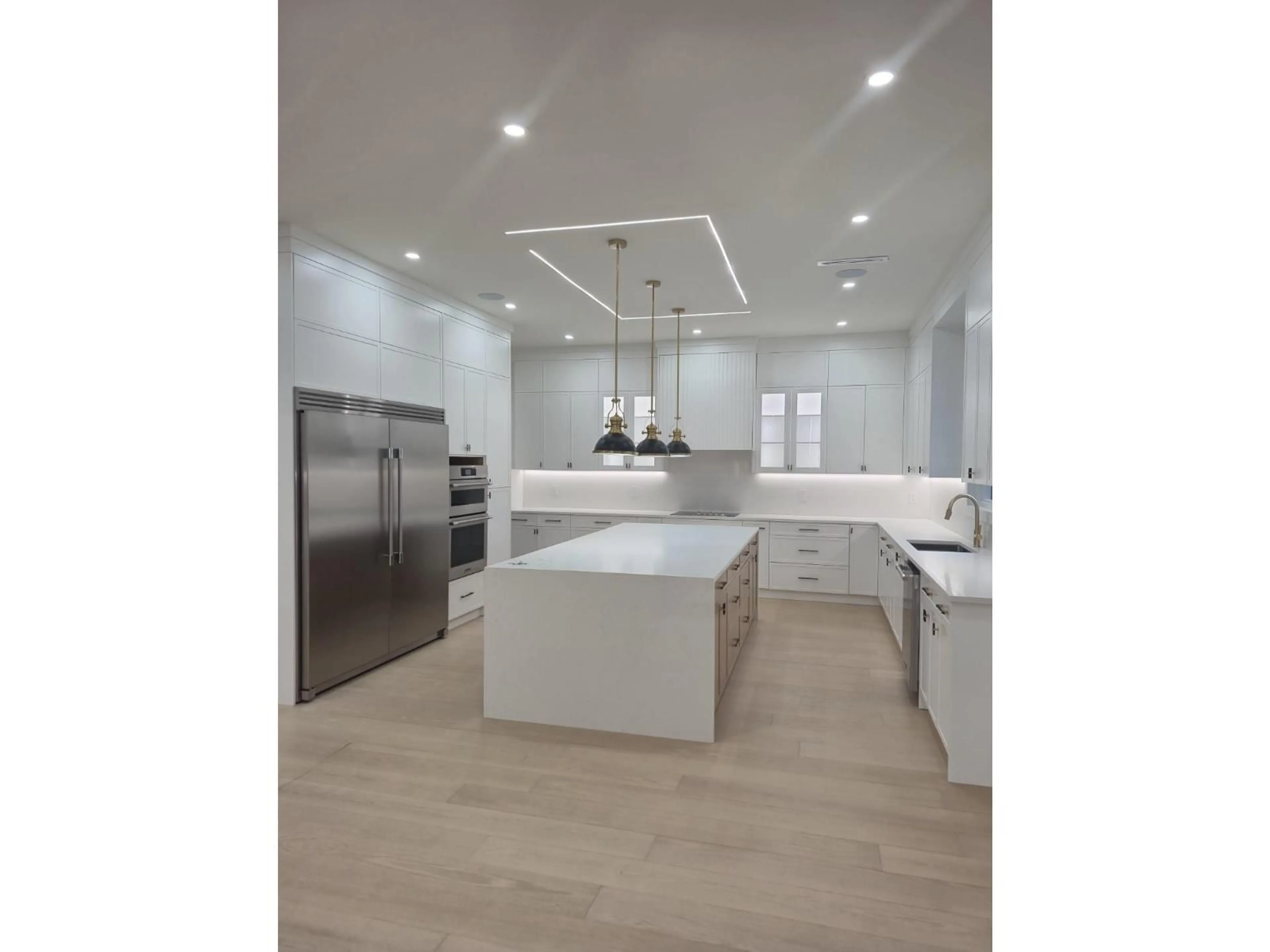Contemporary kitchen, unknown for 10885 143 STREET, Surrey British Columbia V3R3M1