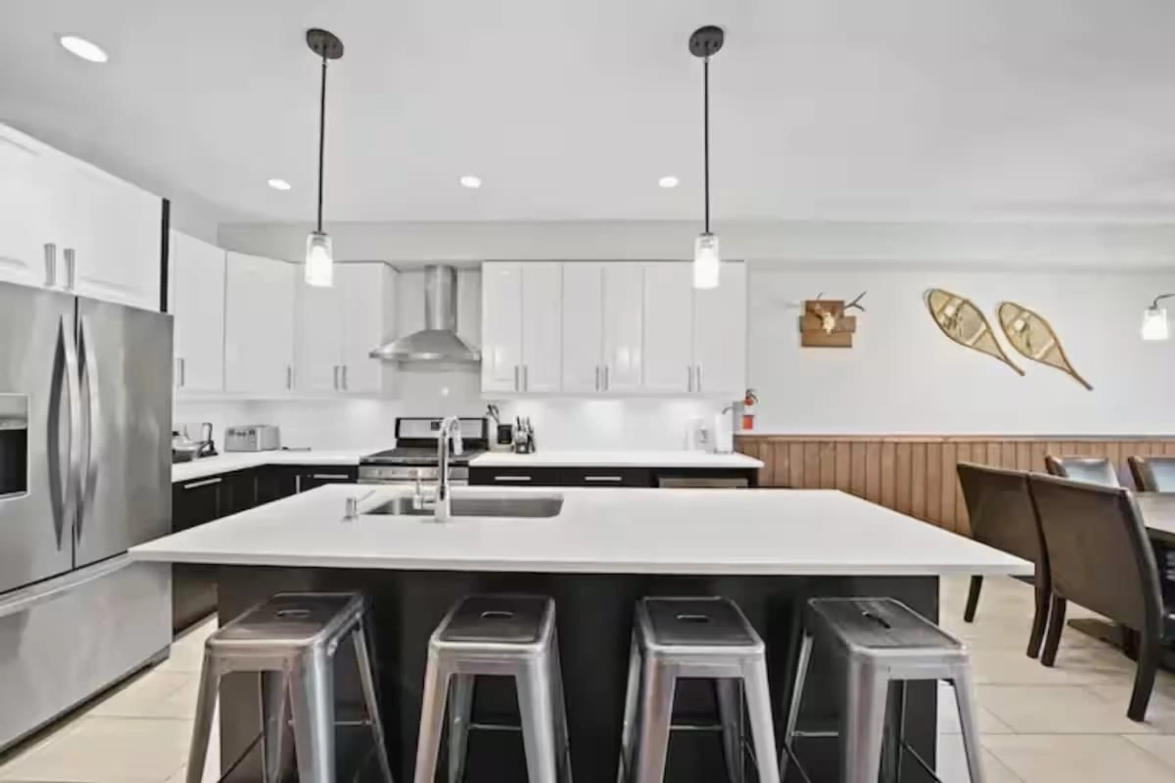 Contemporary kitchen, ceramic/tile floor for 1 - 20921 SNOWFLAKE CRESCENT, Mission British Columbia V0M1A1