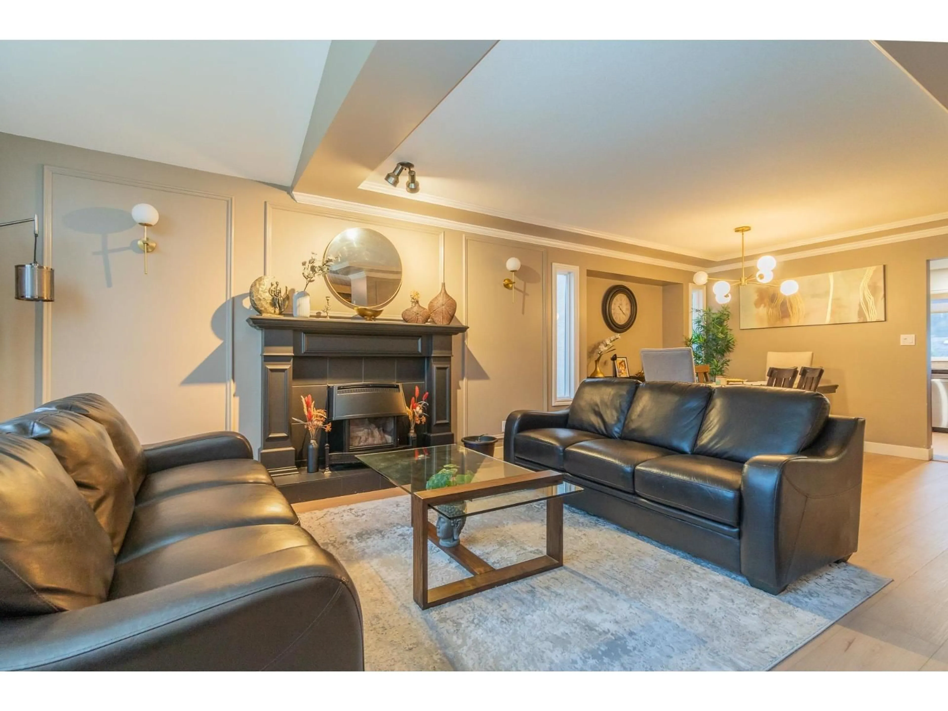 Living room with furniture, unknown for 5445 HIGHROAD CRESCENT, Chilliwack British Columbia V2R3Y1