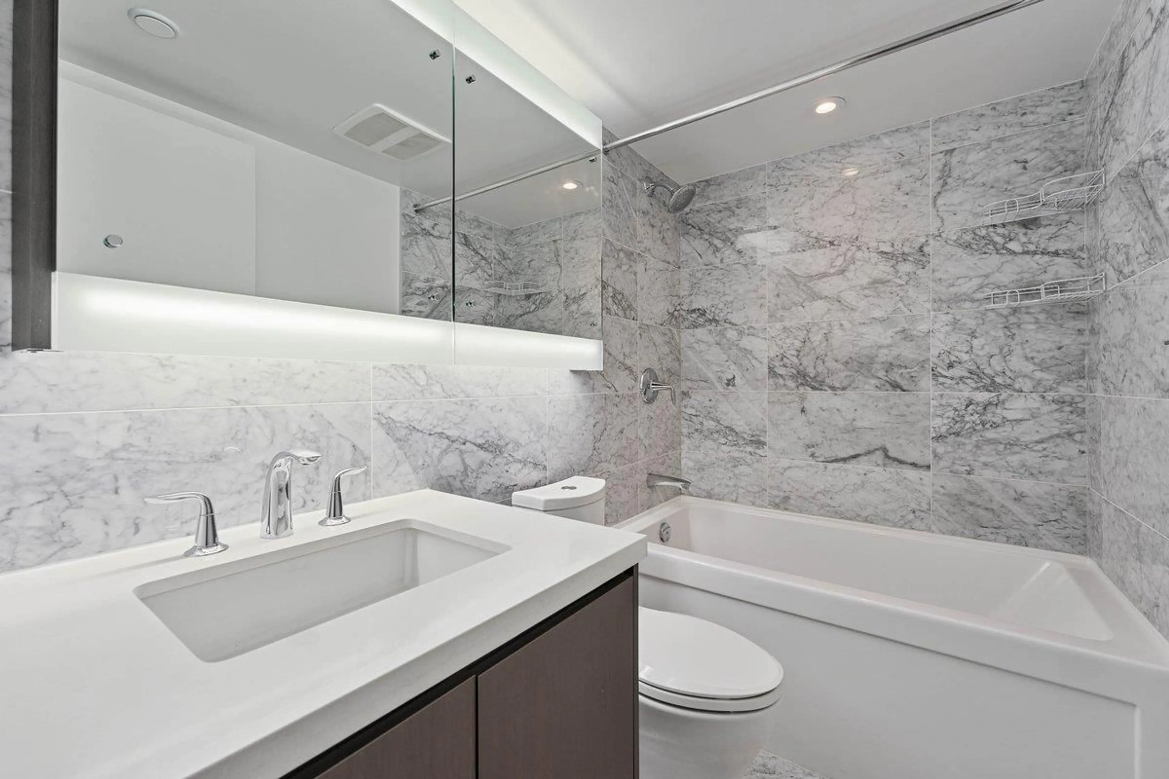 Standard bathroom, ceramic/tile floor for 3511 - 13696 100 AVENUE, Surrey British Columbia V3T0L5