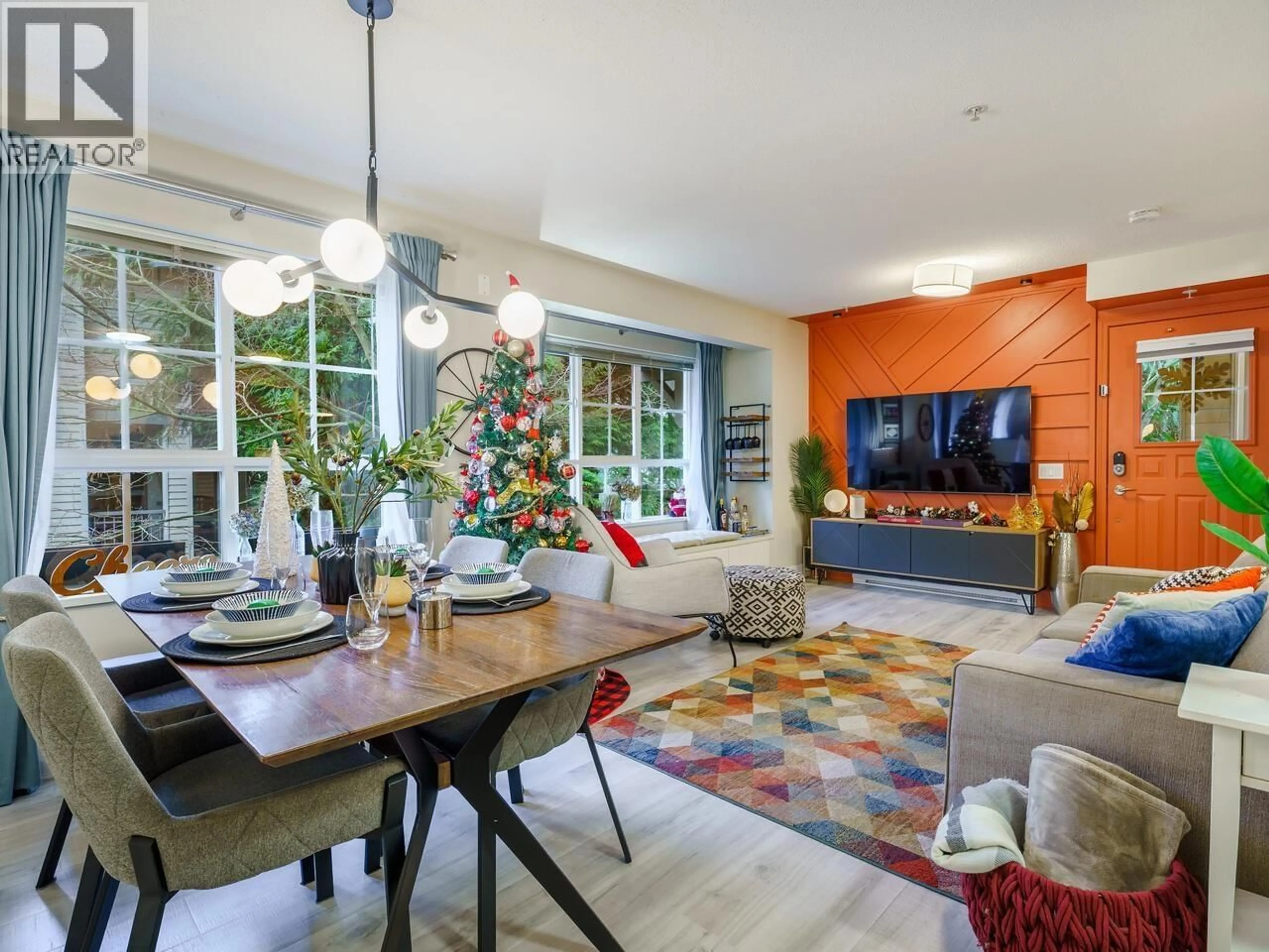 Living room with furniture, unknown for 14 - 7503 18TH STREET, Burnaby British Columbia V3N5E8