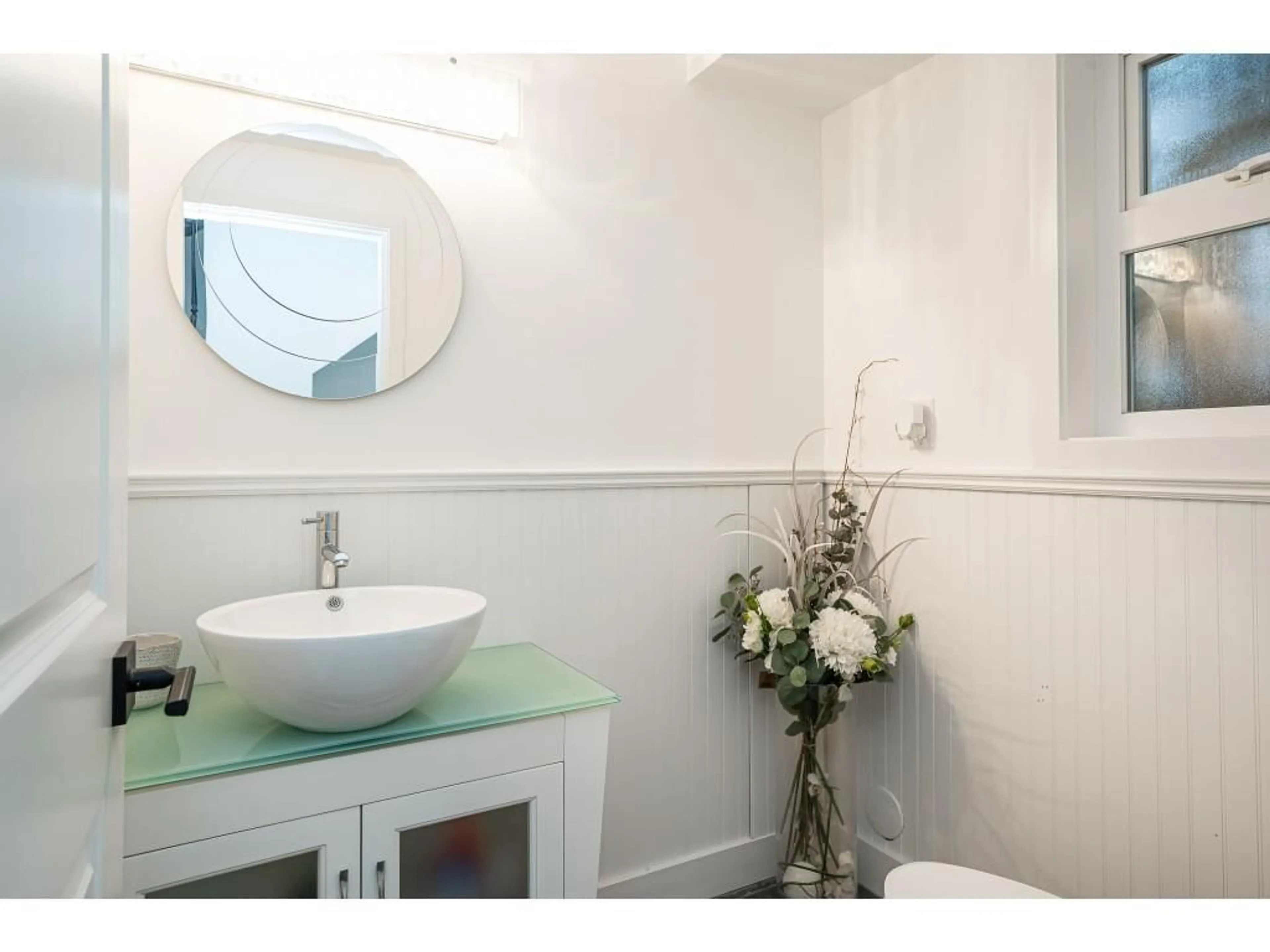 Standard bathroom, ceramic/tile floor for 14057 66 AVENUE, Surrey British Columbia V3W2B2
