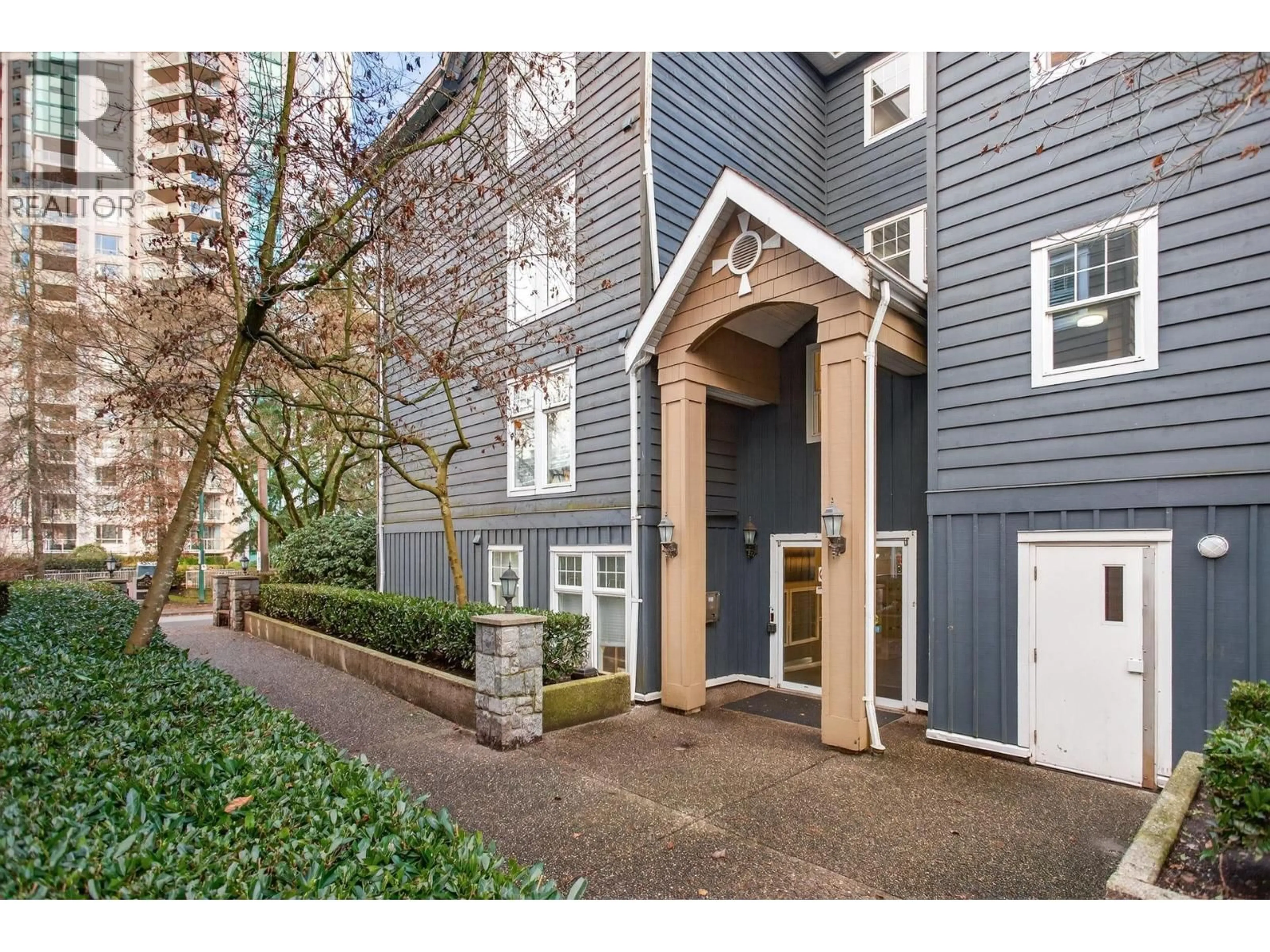 Unknown for 203 - 1190 EASTWOOD STREET, Coquitlam British Columbia V3B7S1