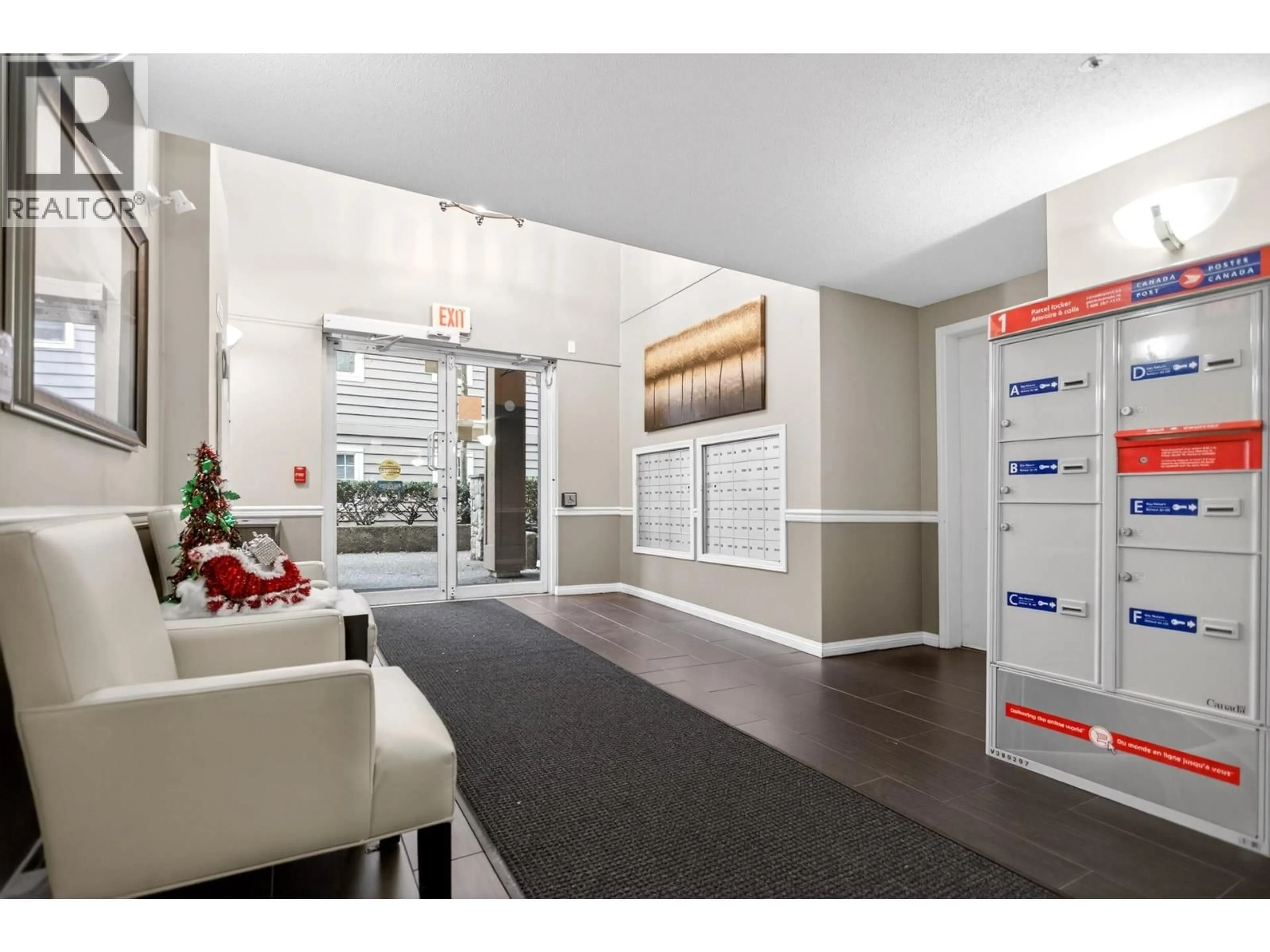 Indoor foyer for 203 - 1190 EASTWOOD STREET, Coquitlam British Columbia V3B7S1