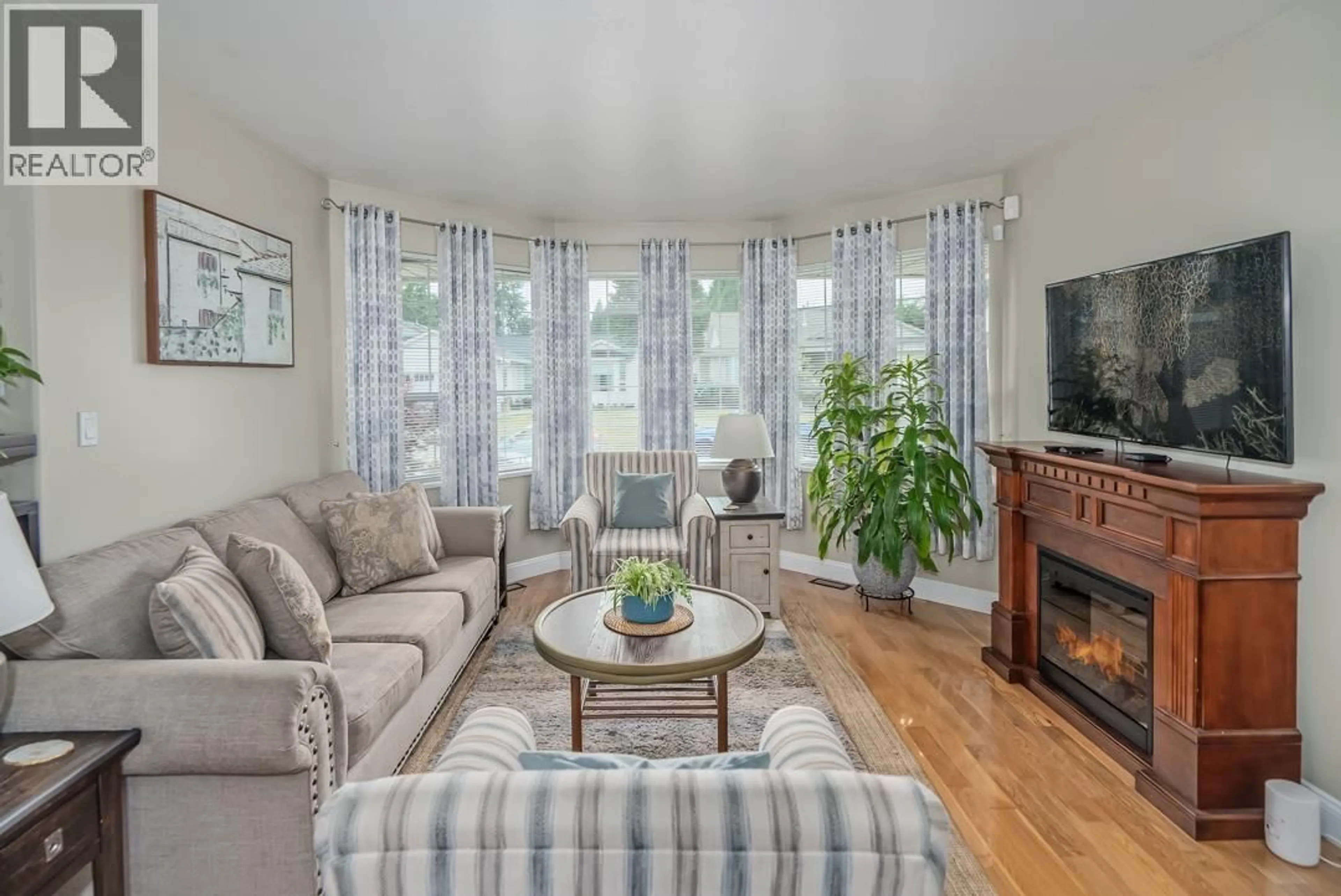 Living room with furniture, unknown for 22987 123B AVENUE, Maple Ridge British Columbia V2X0C4