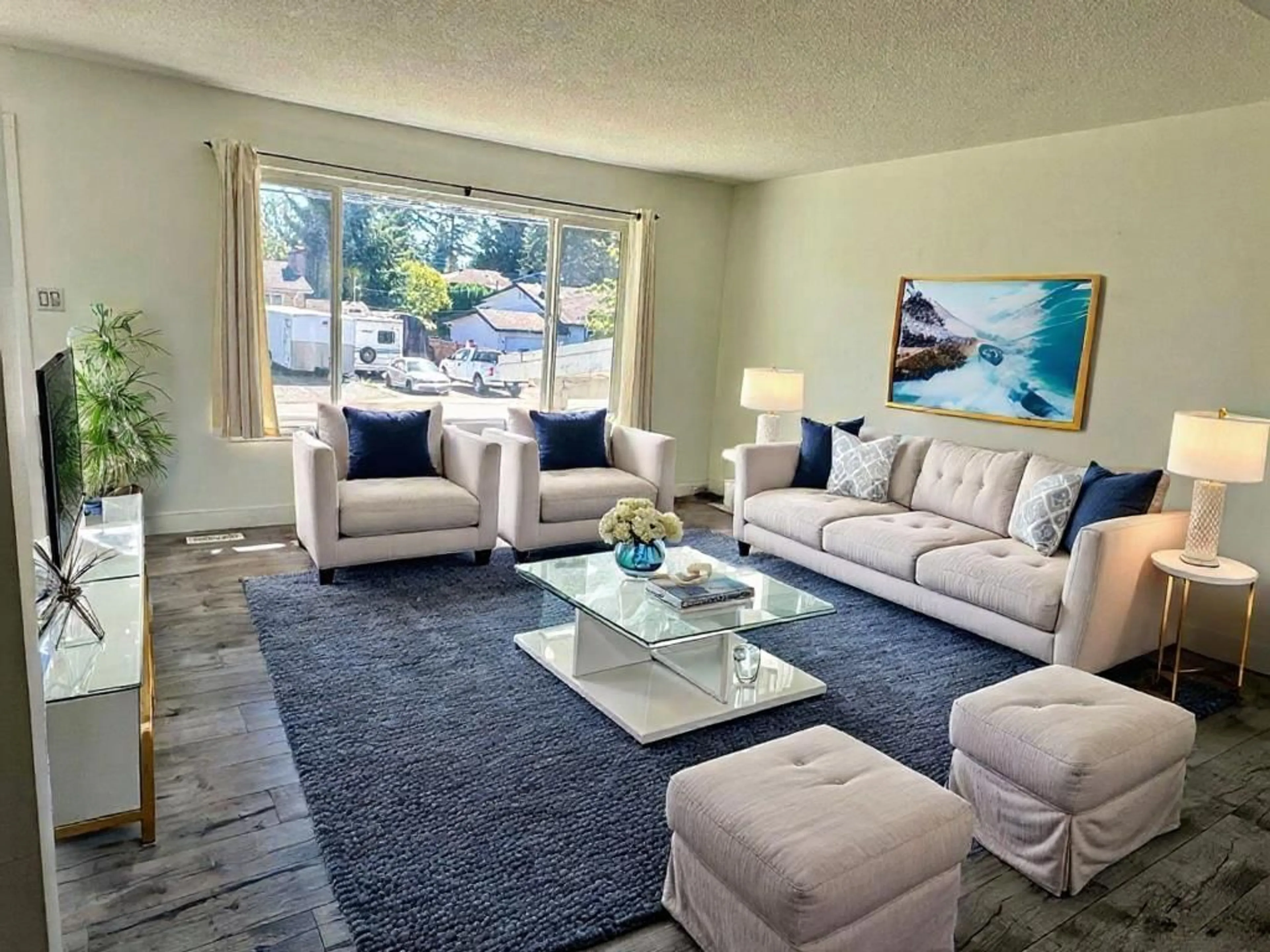 Living room with furniture, carpet floor for 34443 YORK AVENUE, Abbotsford British Columbia V2S2X1