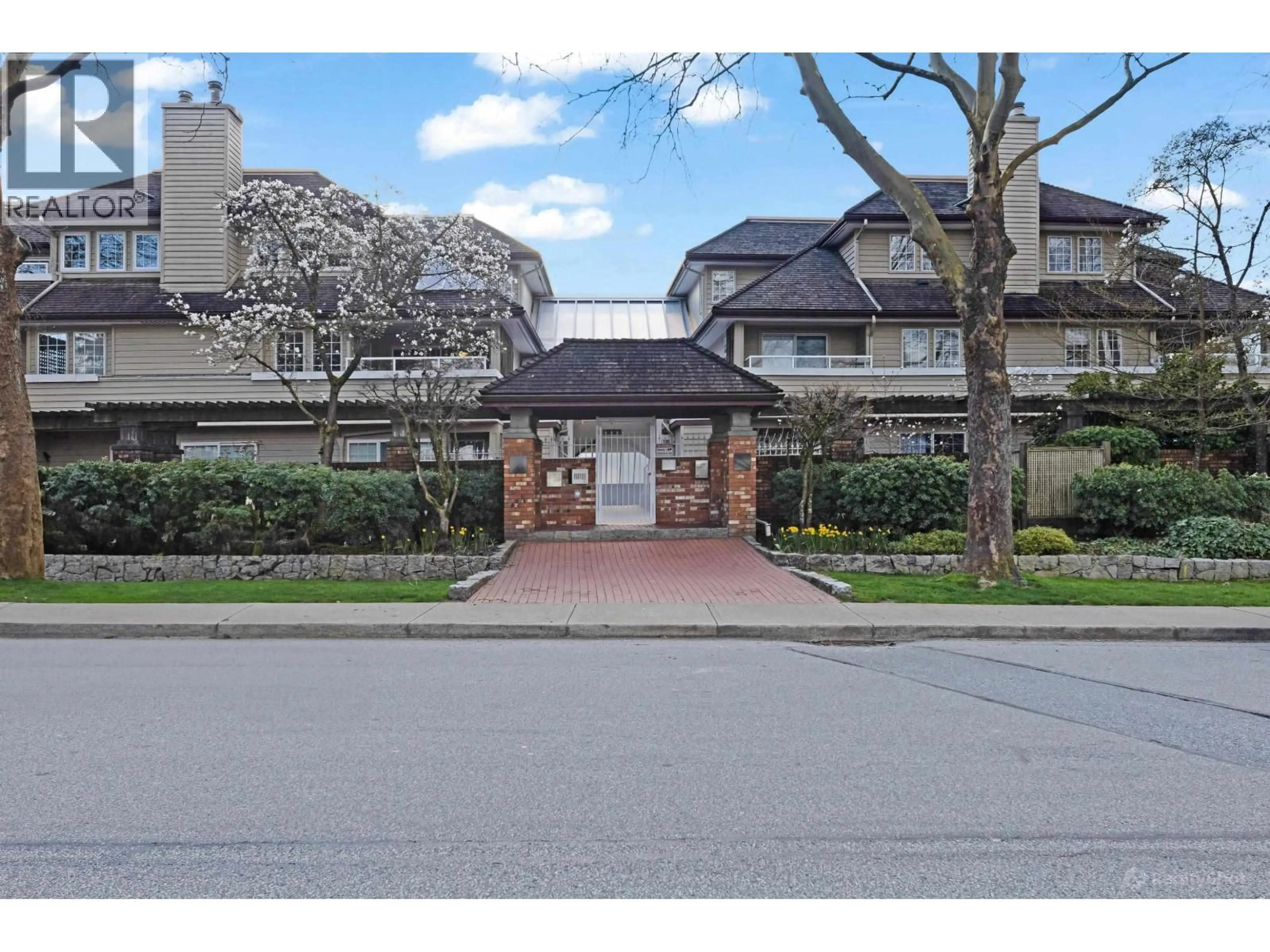 Unknown for 301 - 3421 CURLE AVENUE, Burnaby British Columbia V5G4P4