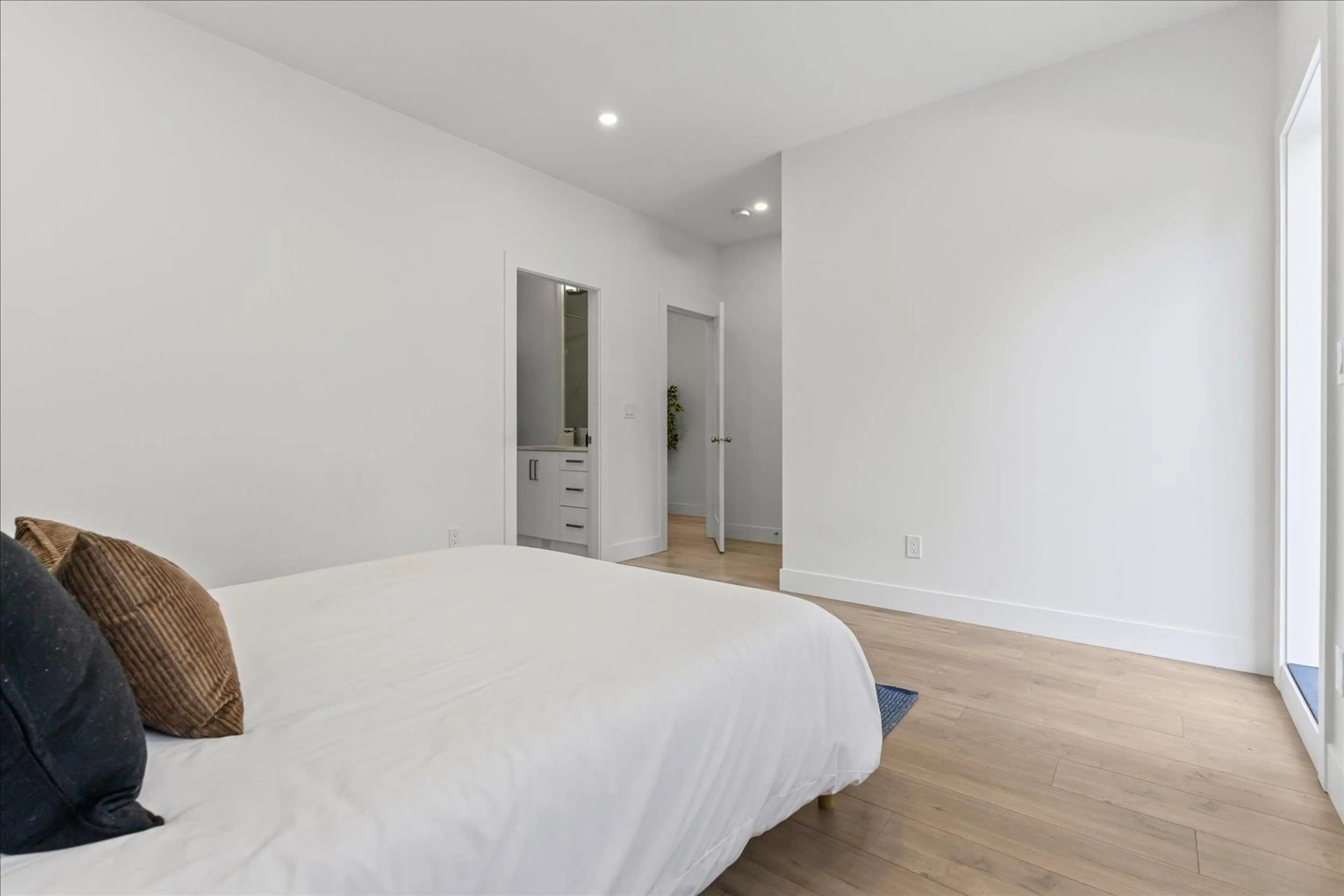 A pic of a room for 1684 MCKENZIE ROAD, Abbotsford British Columbia V2S8J6