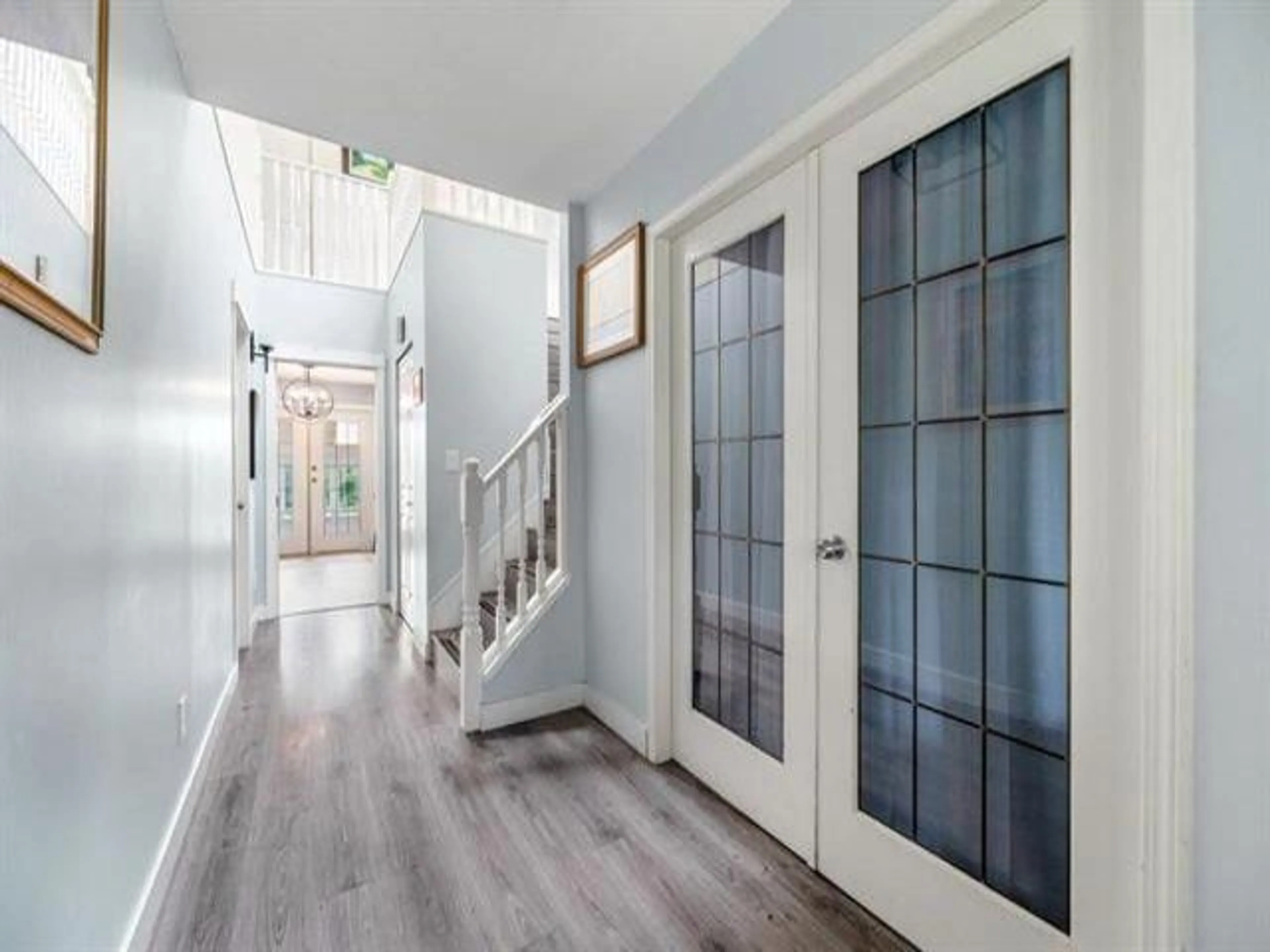 Indoor entryway for 16134 14 AVENUE, Surrey British Columbia V4A7X4