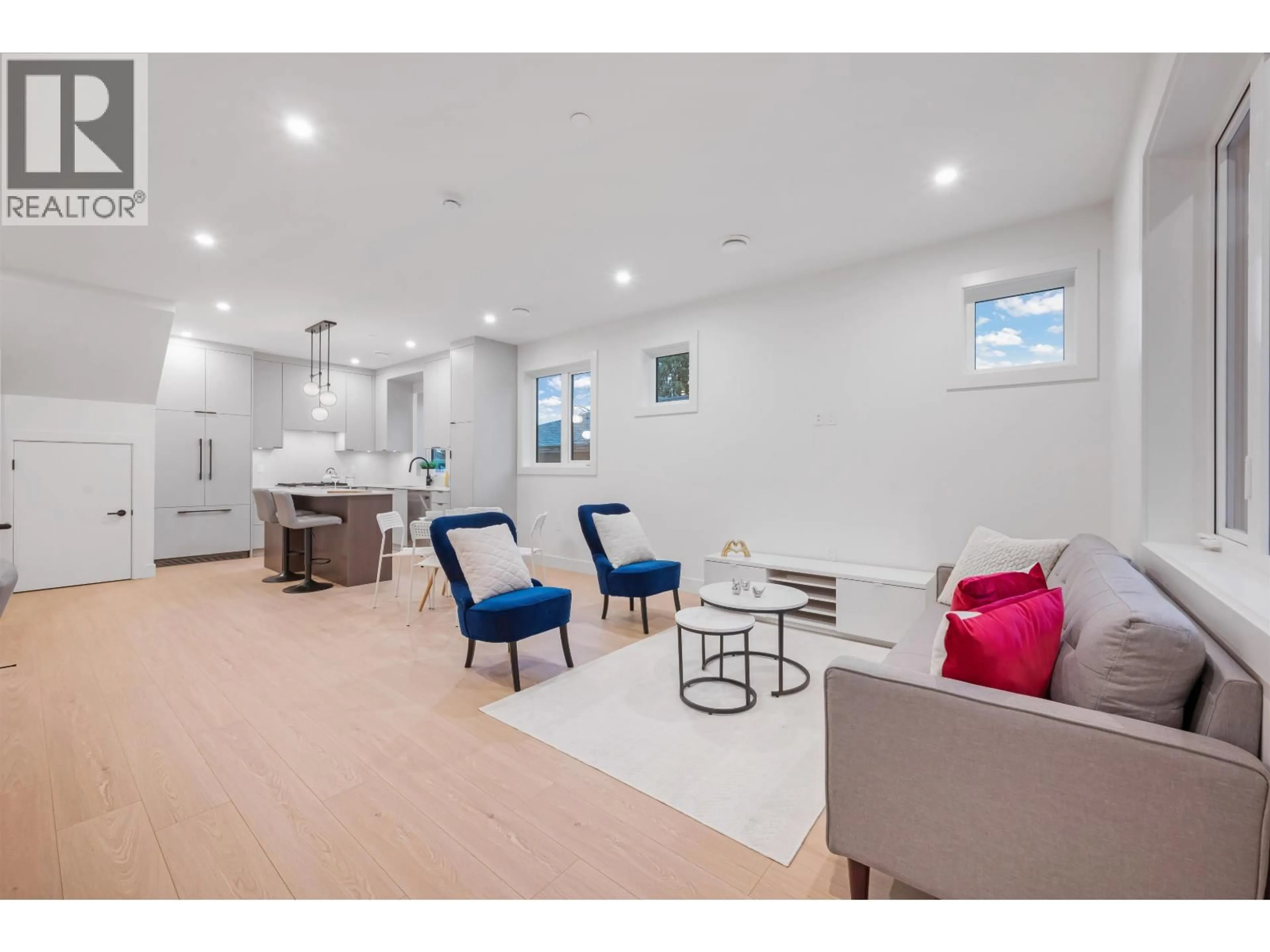 Unknown for 2 - 5554 CULLODEN STREET, Vancouver British Columbia V5W3R8